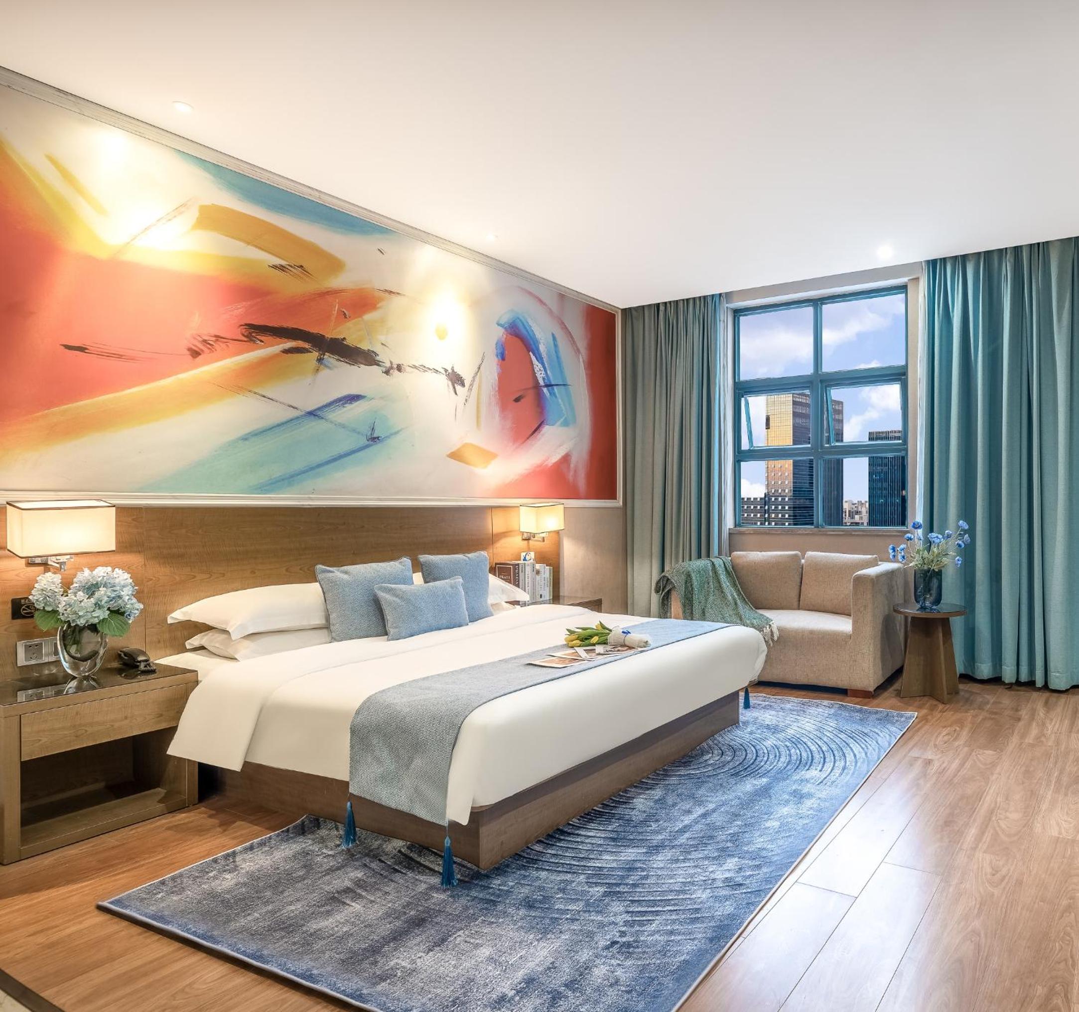 Deluxe Queen Room