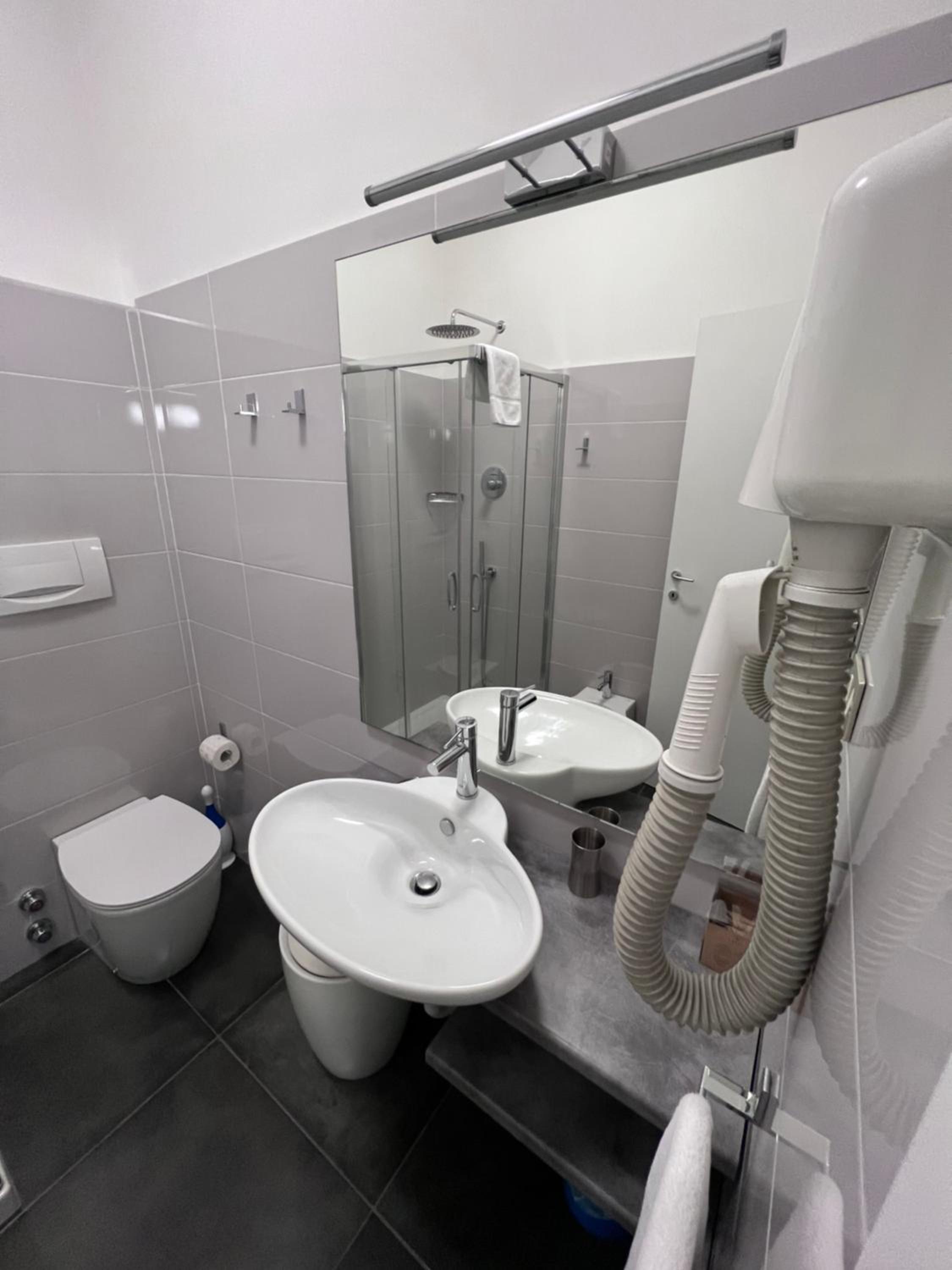 Deluxe Studio (4 Adults) - Photo 21