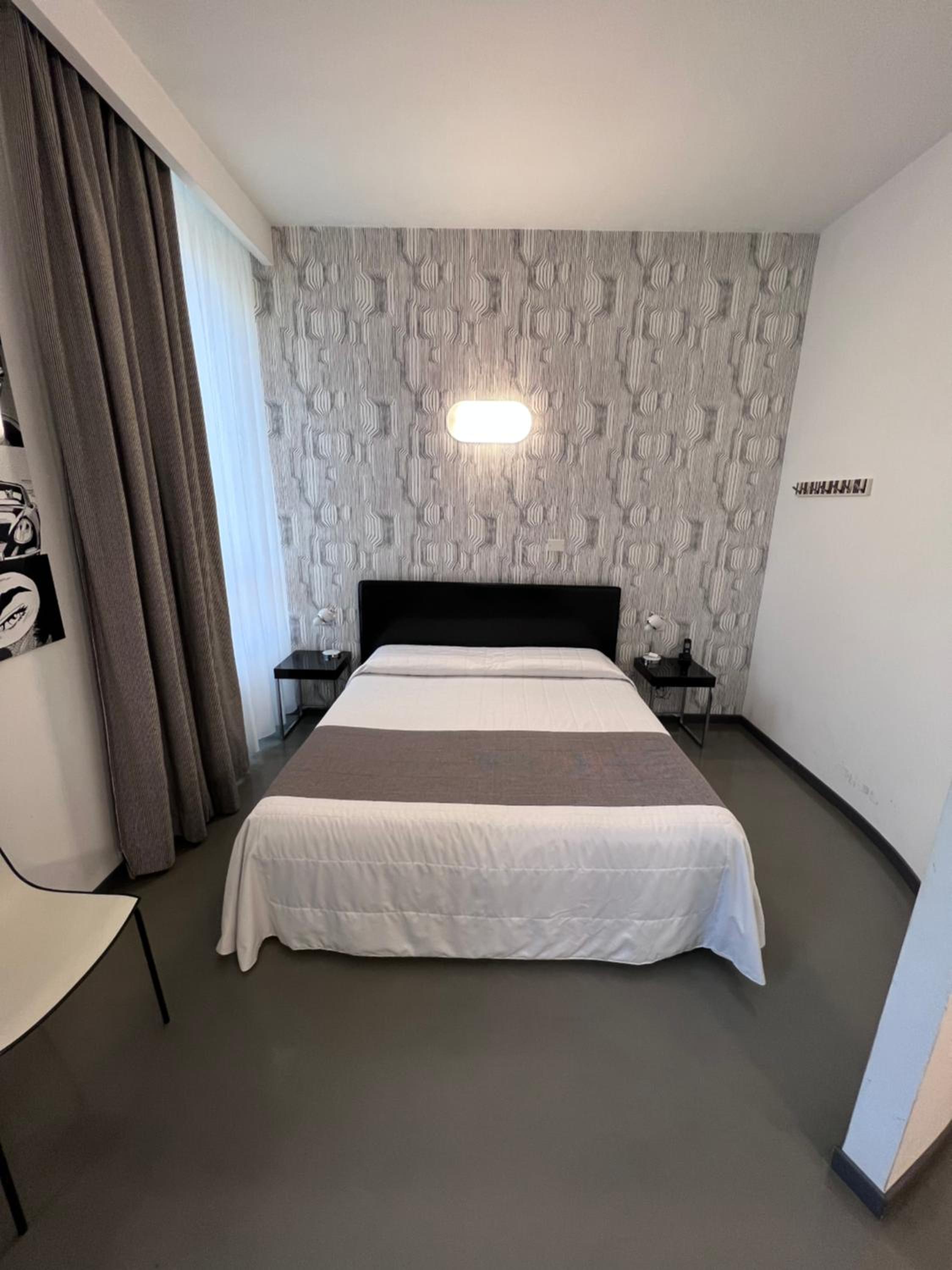 Deluxe Studio (4 Adults) - Photo 13