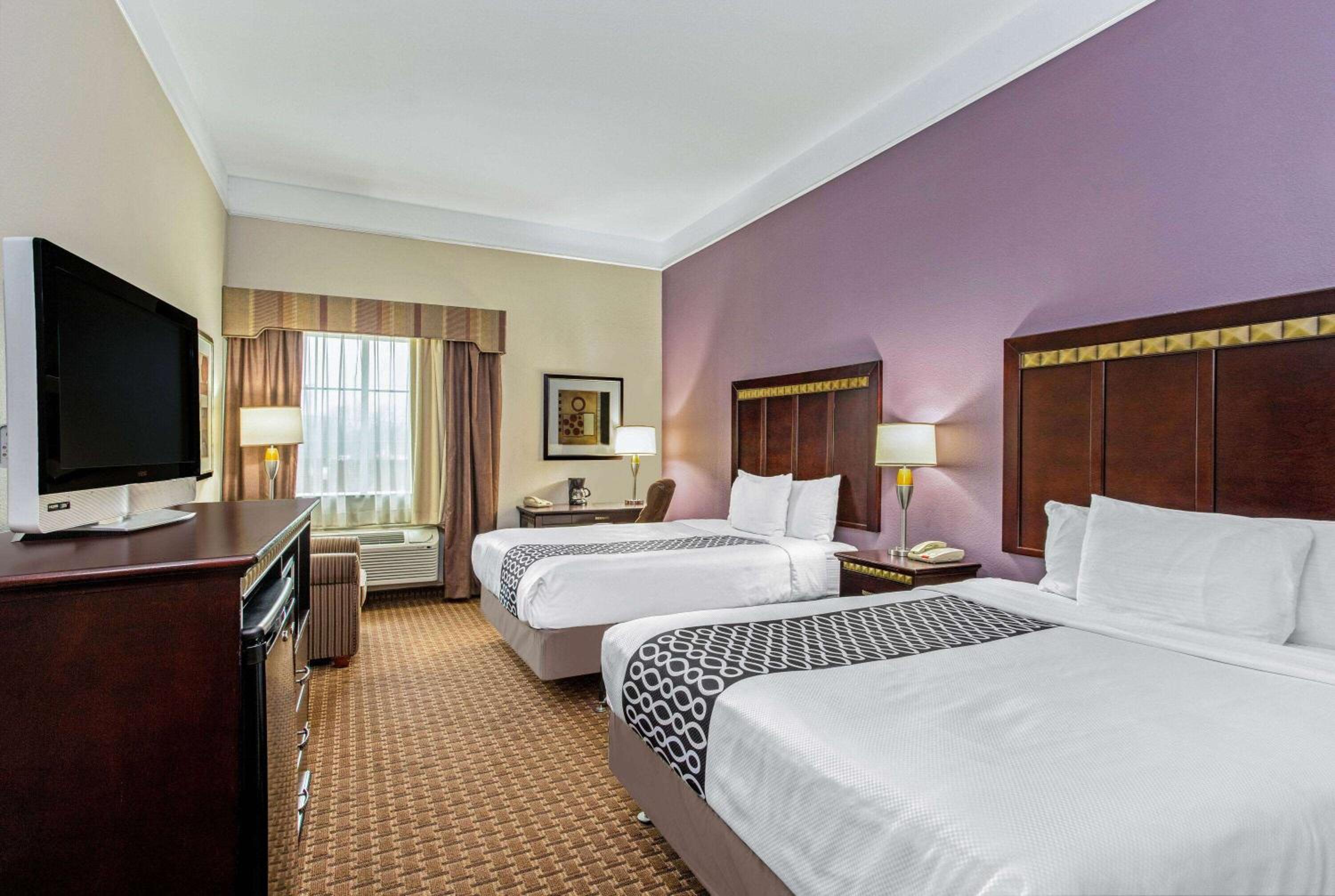 Queen Room with Two Queen Beds and Bath Tub - Mobility/Hearing Access - Non-Smoking photo 1