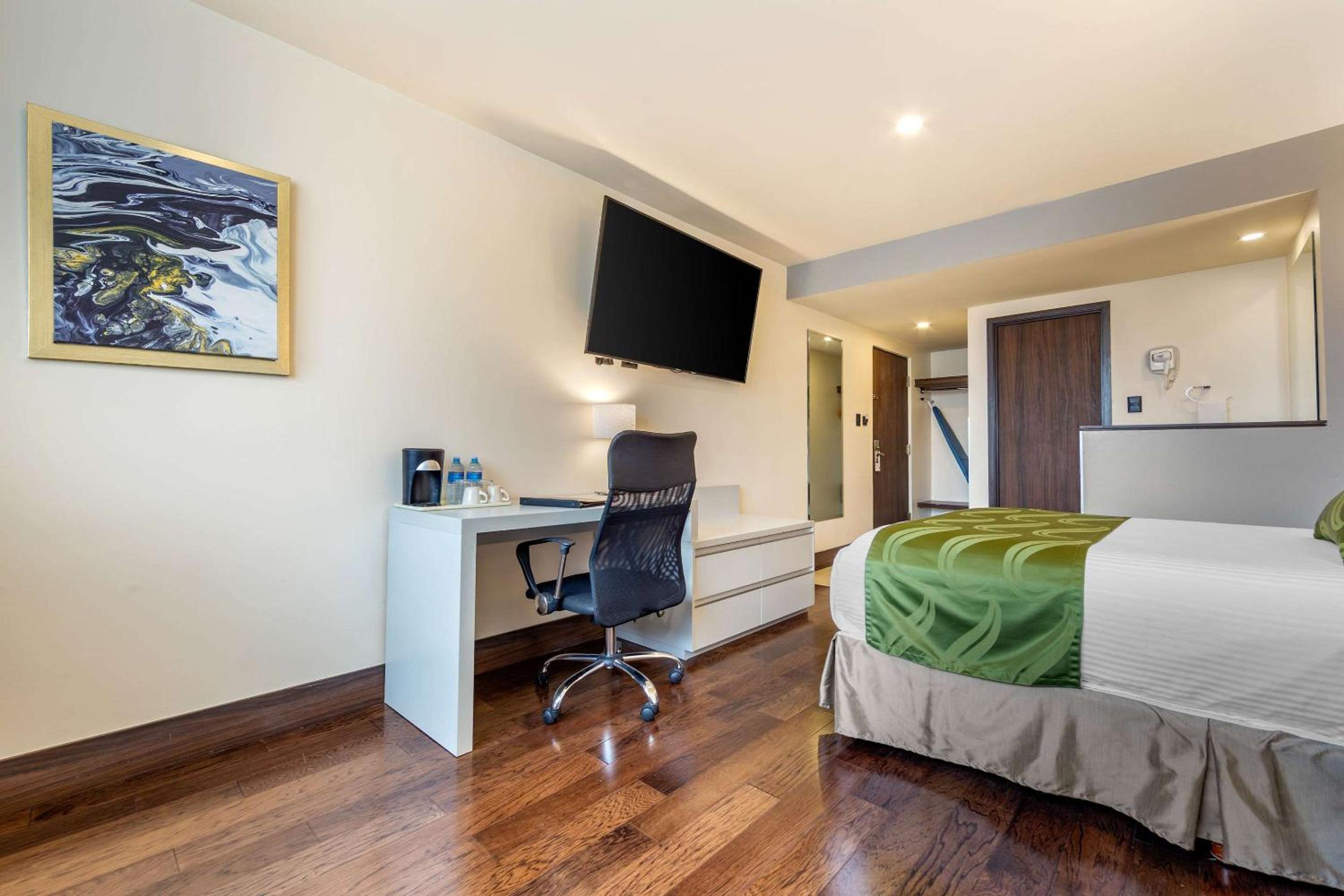 Double or Twin Room - Photo 6