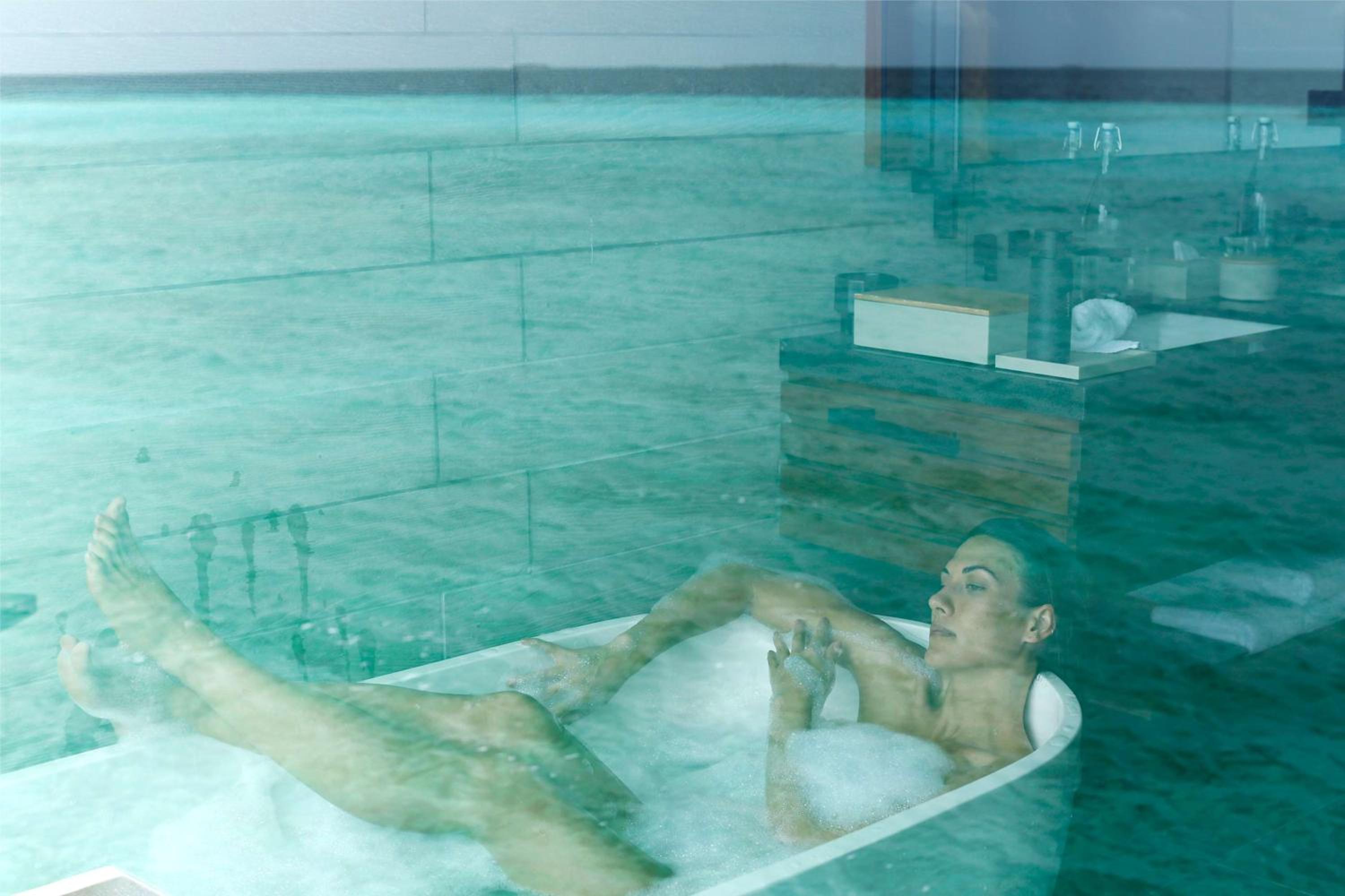 Ocean Overwater Pool Villa - Photo 9