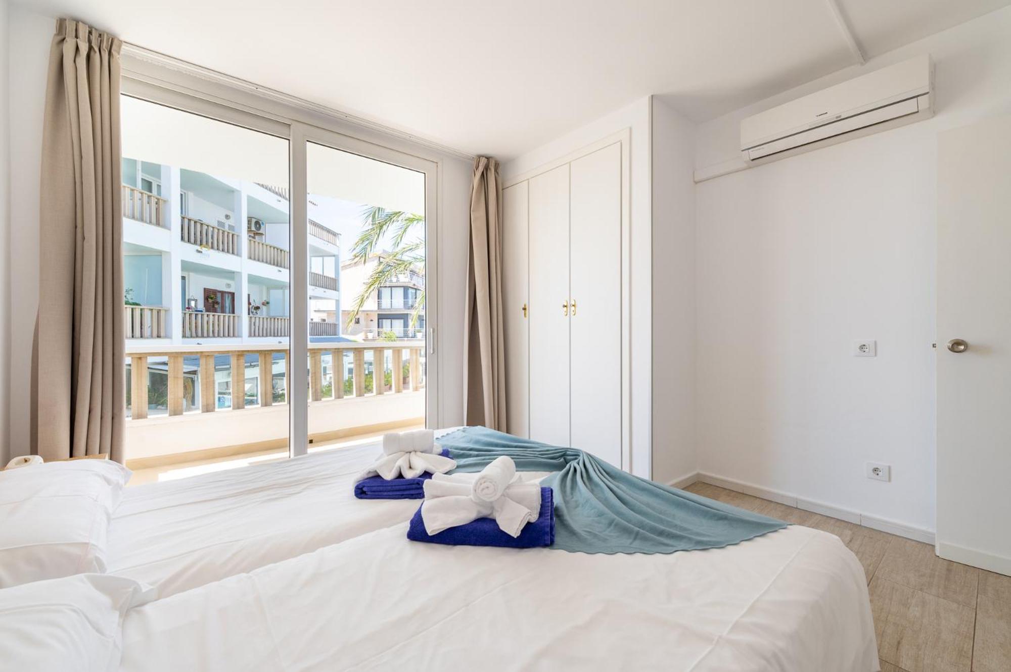 Standard One-Bedroom Apartment with Pool View & Partial Sea View