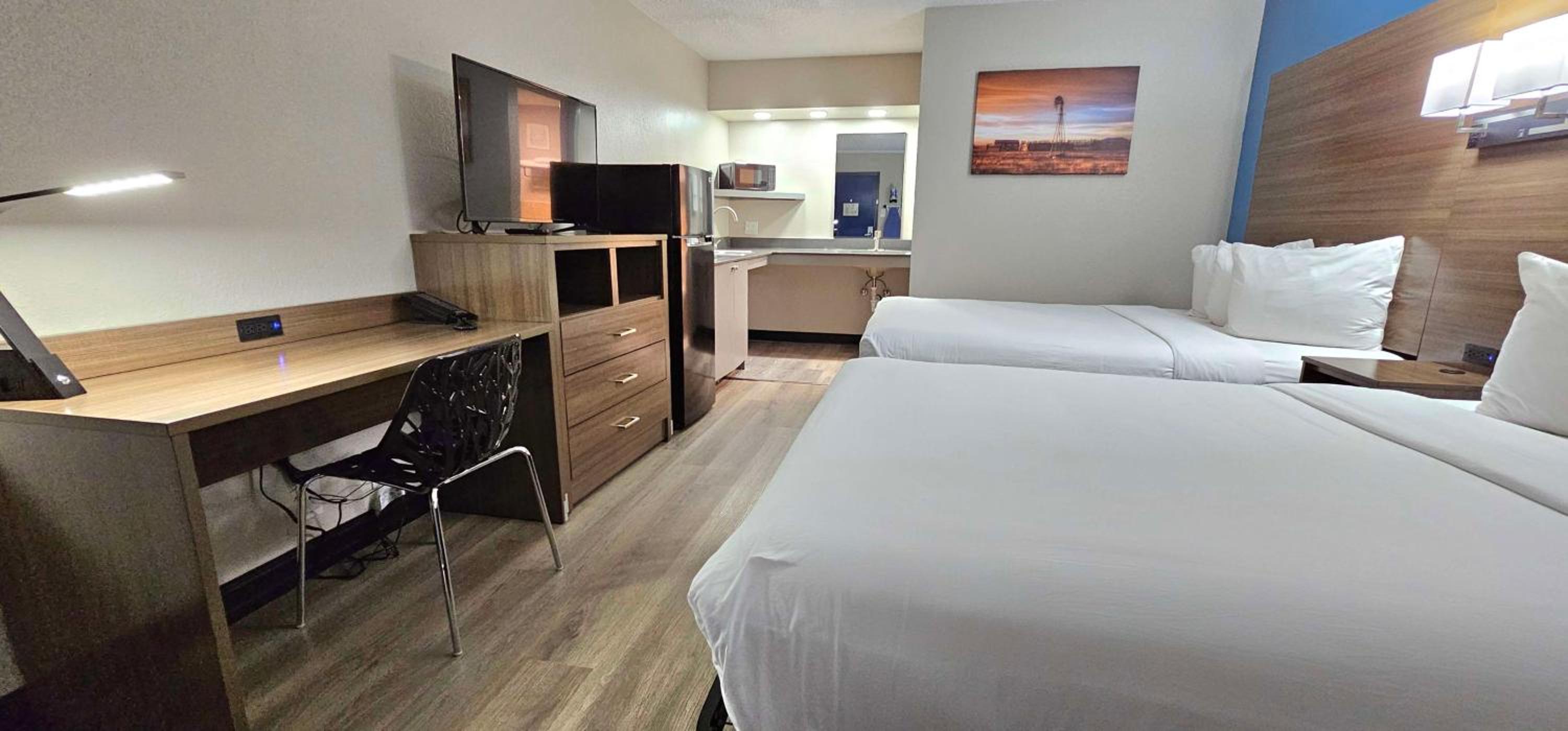 Double Room with Two Double Beds and Kitchenette - Non-Smoking - Photo 3