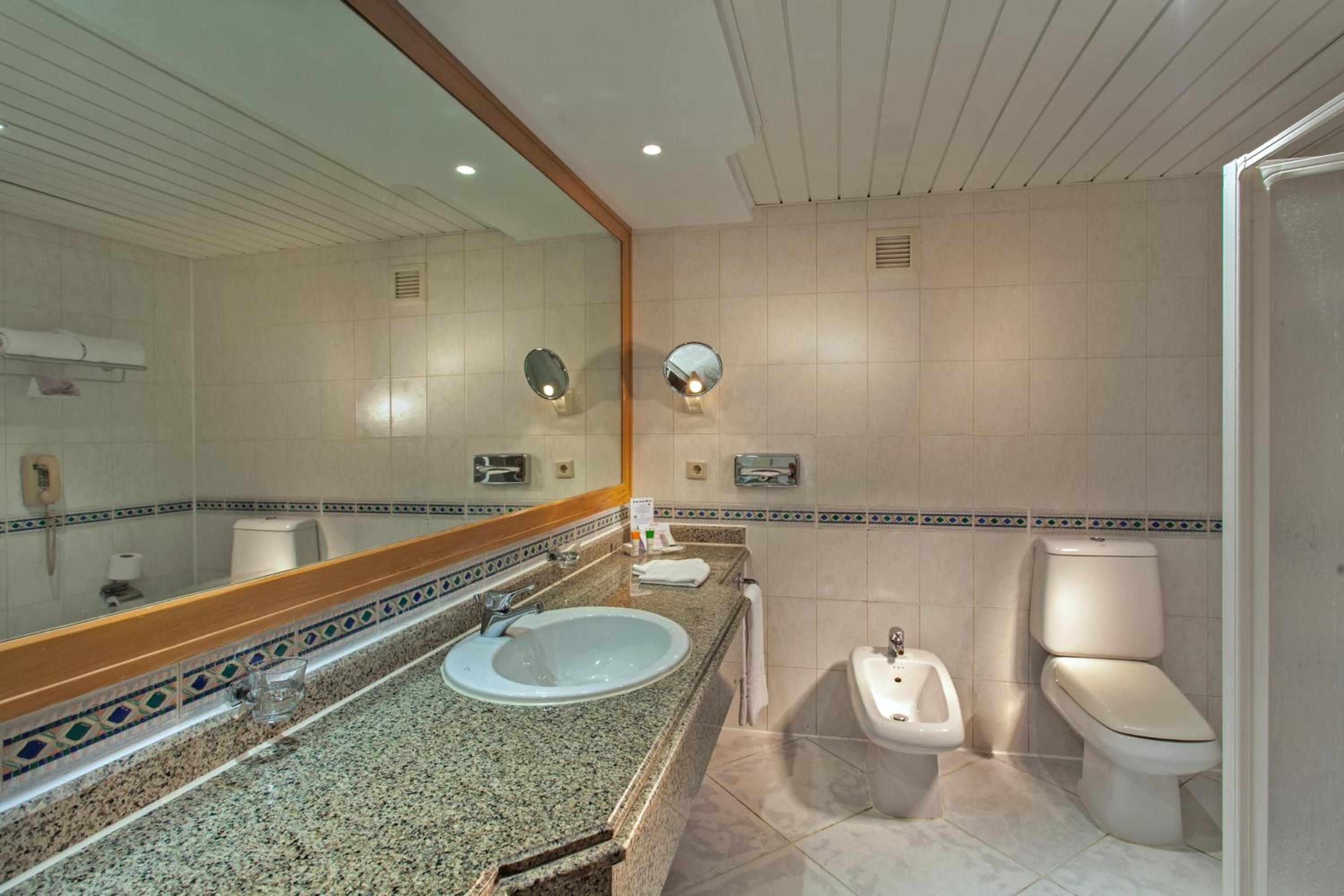 Deluxe Sea View Room - Photo 4