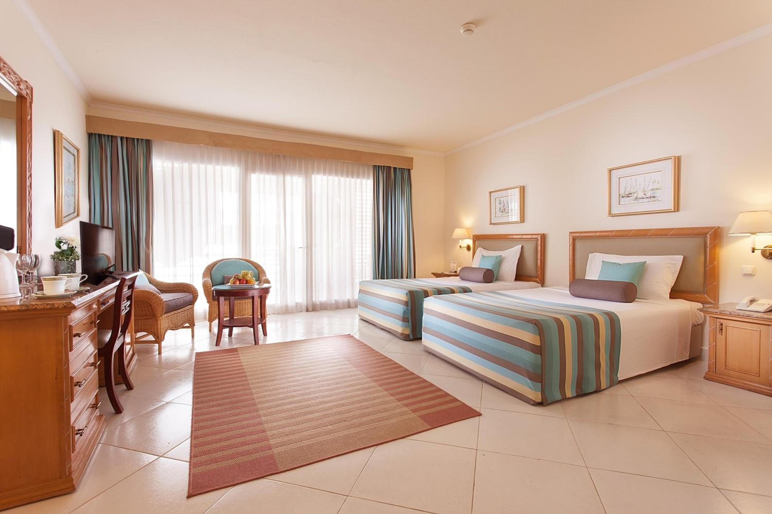 Deluxe Room - Photo 1
