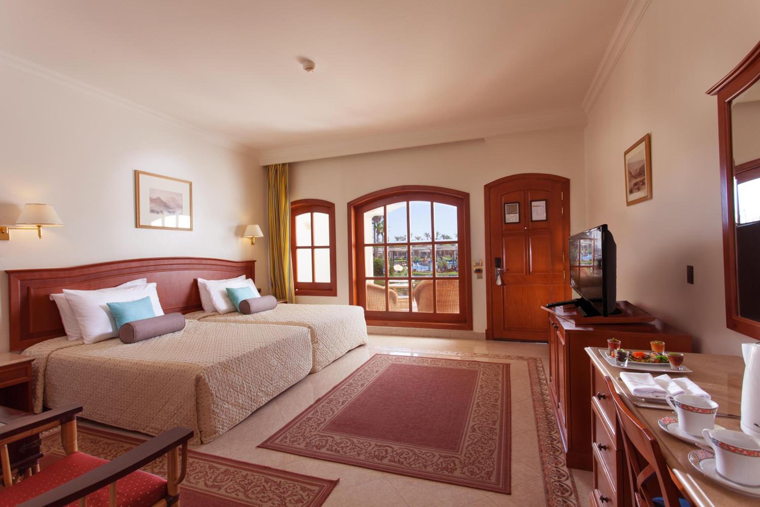 Executive Bungalow - Photo 1