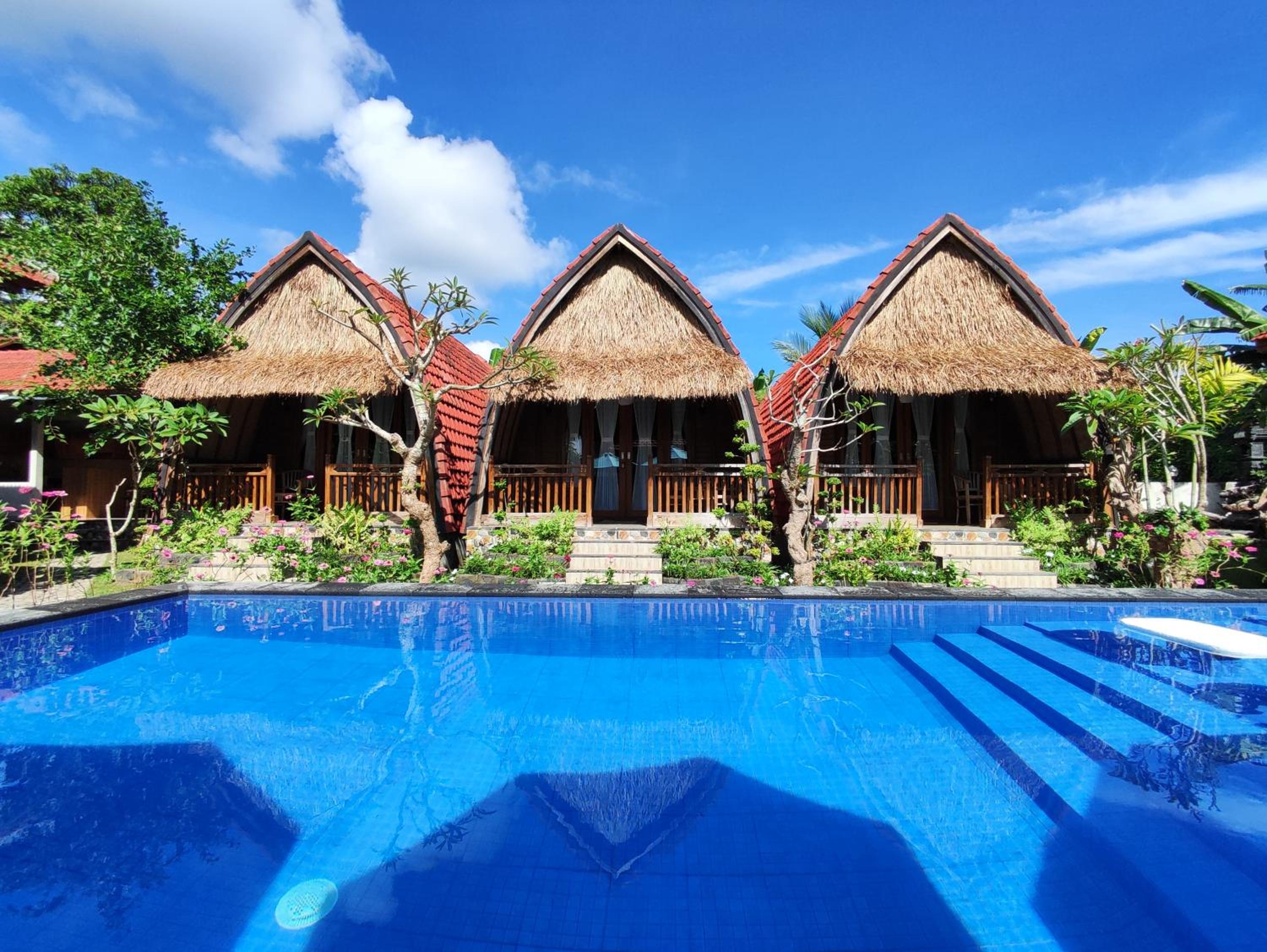 Deluxe Double Room with Balcony - Photo 12