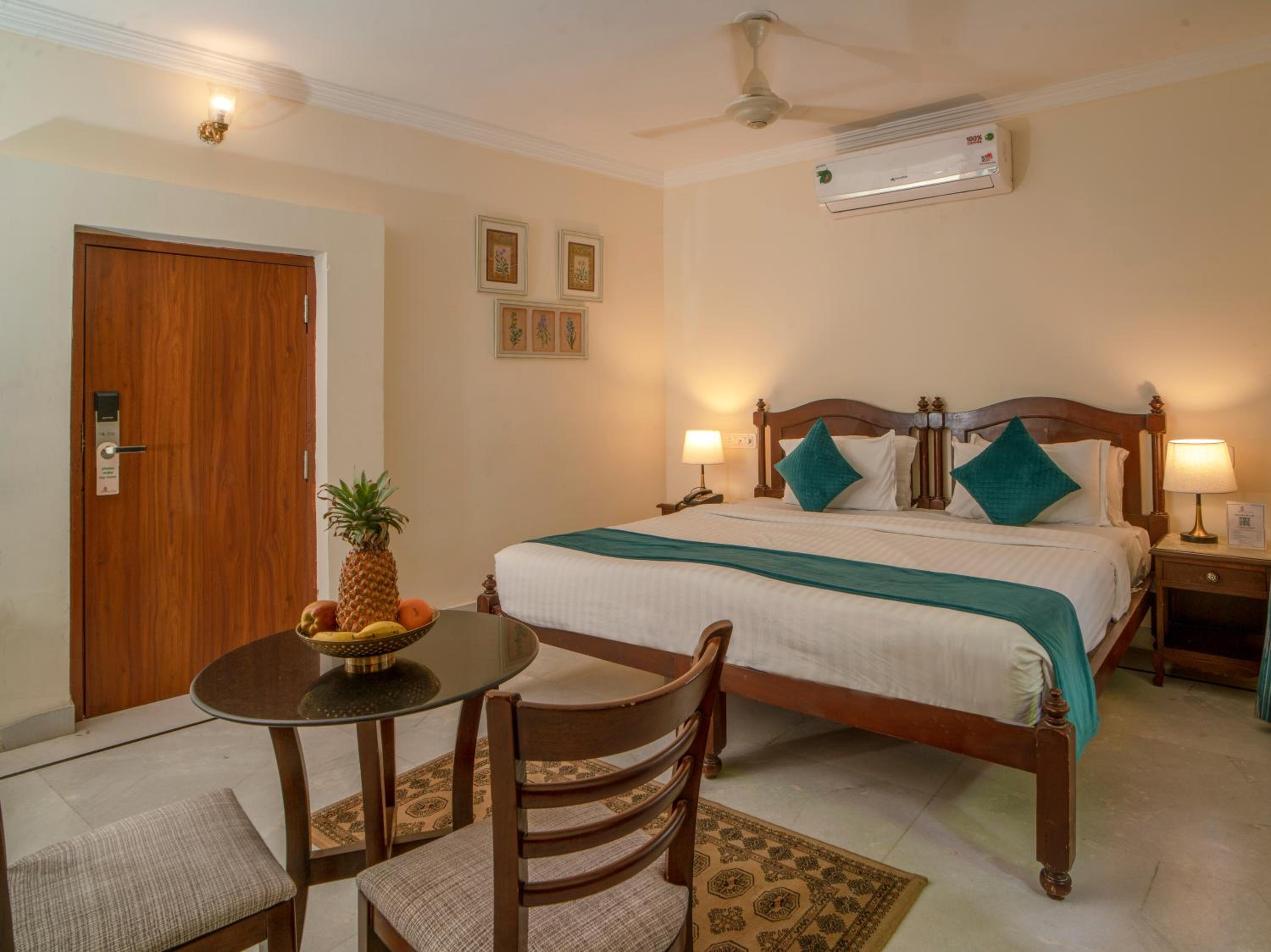 Premier Rooms - Photo 26
