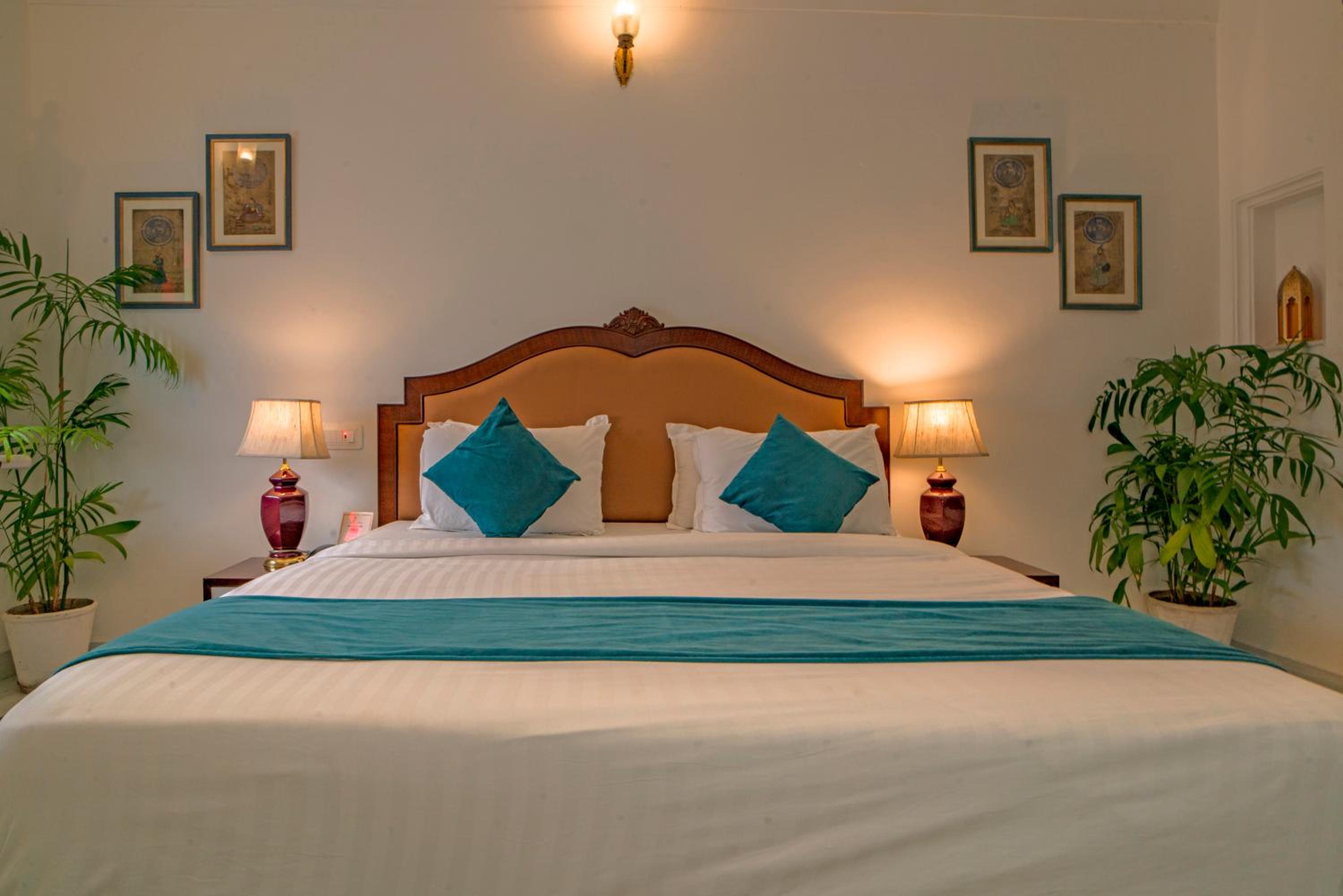 Premier Rooms - Photo 12
