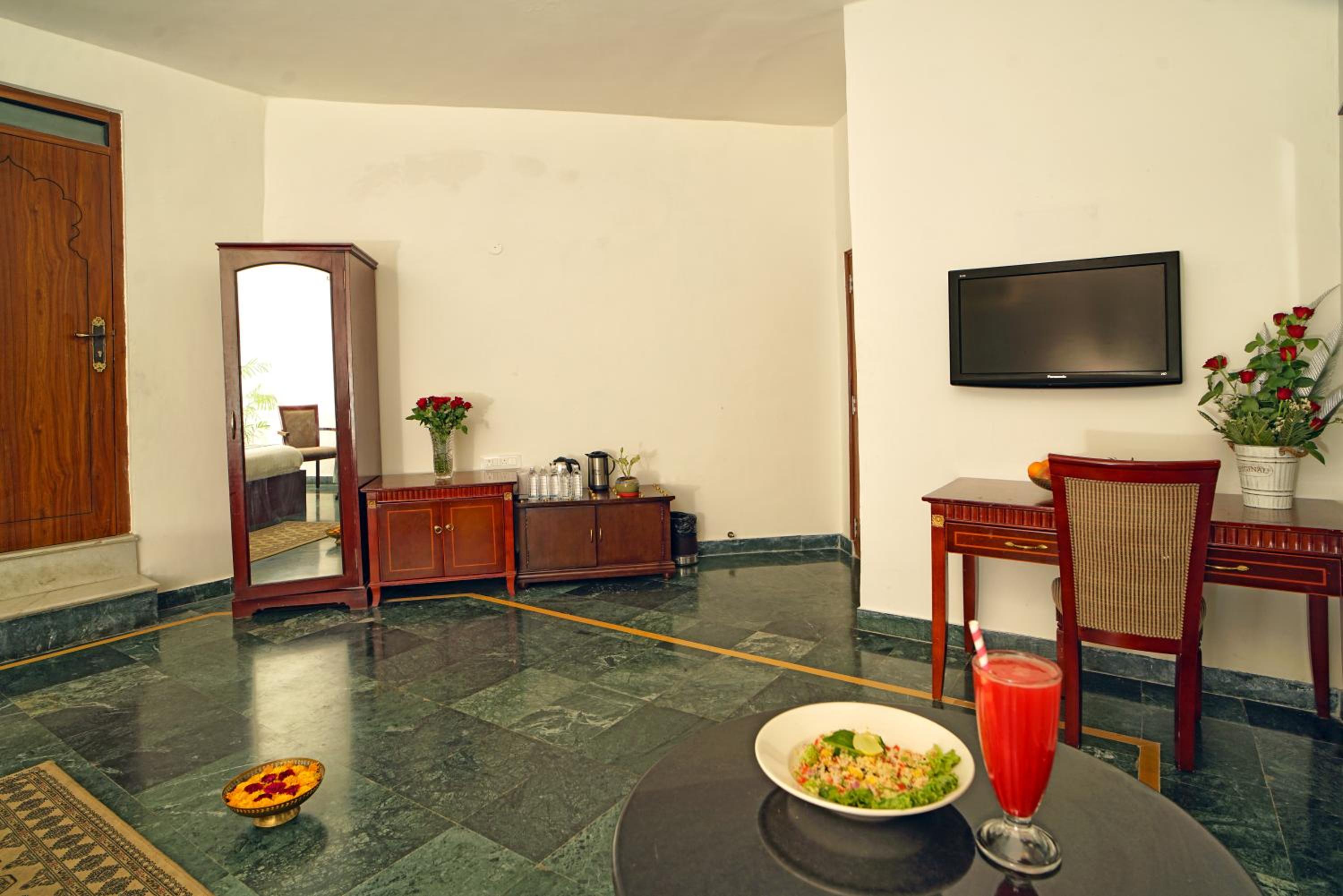 Premier Rooms - Photo 10