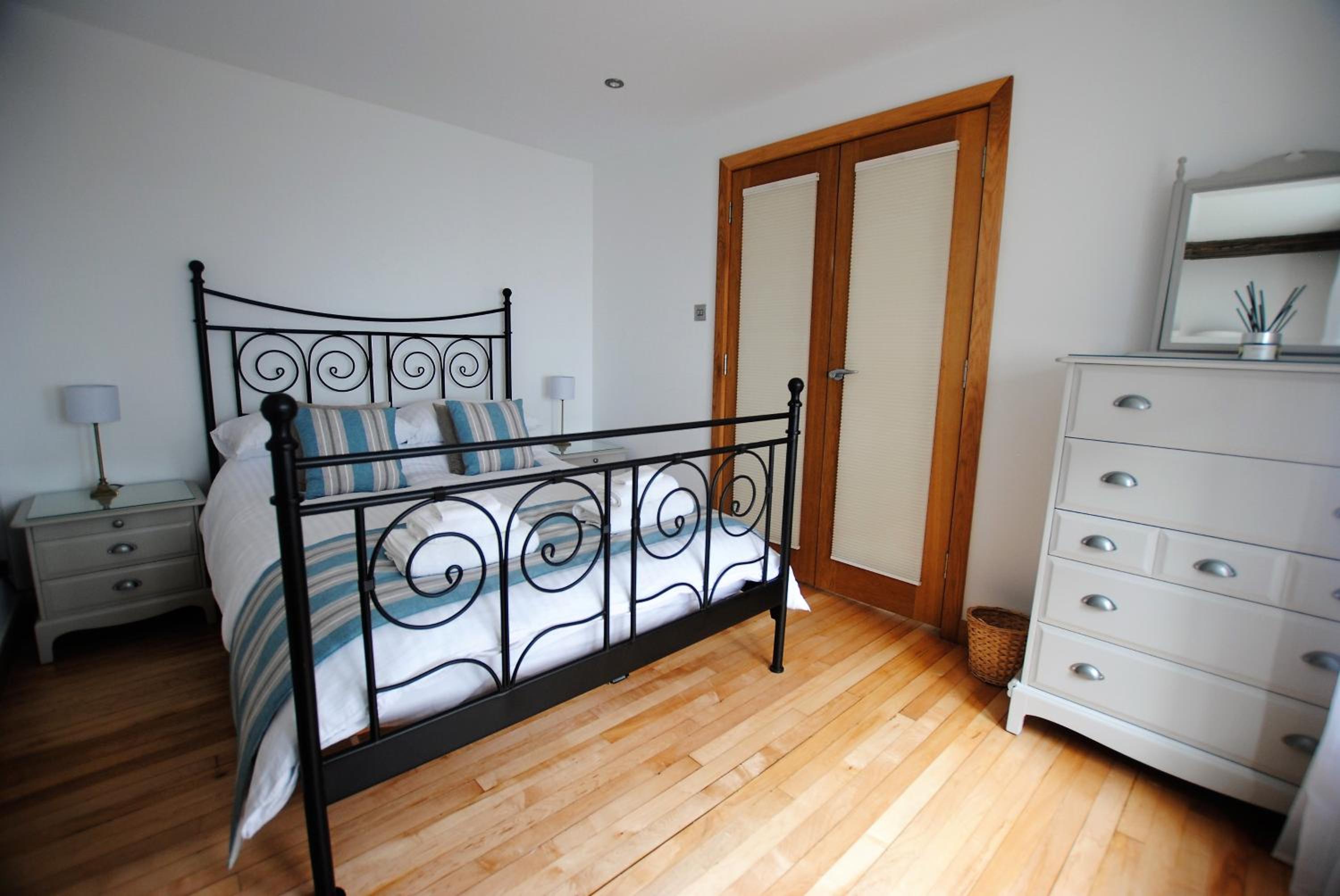 Four-Bedroom House photo 3