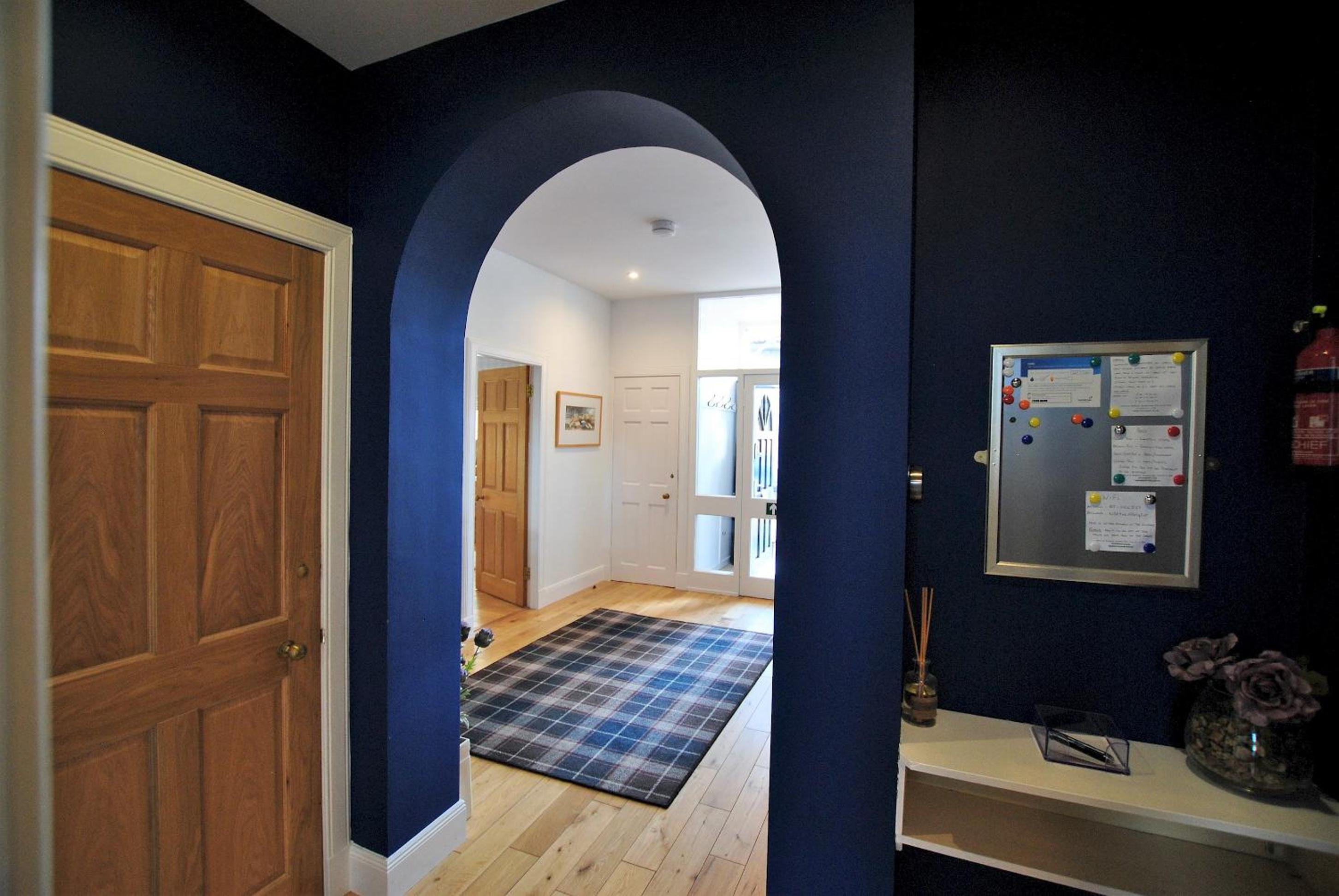Apartment photo 2