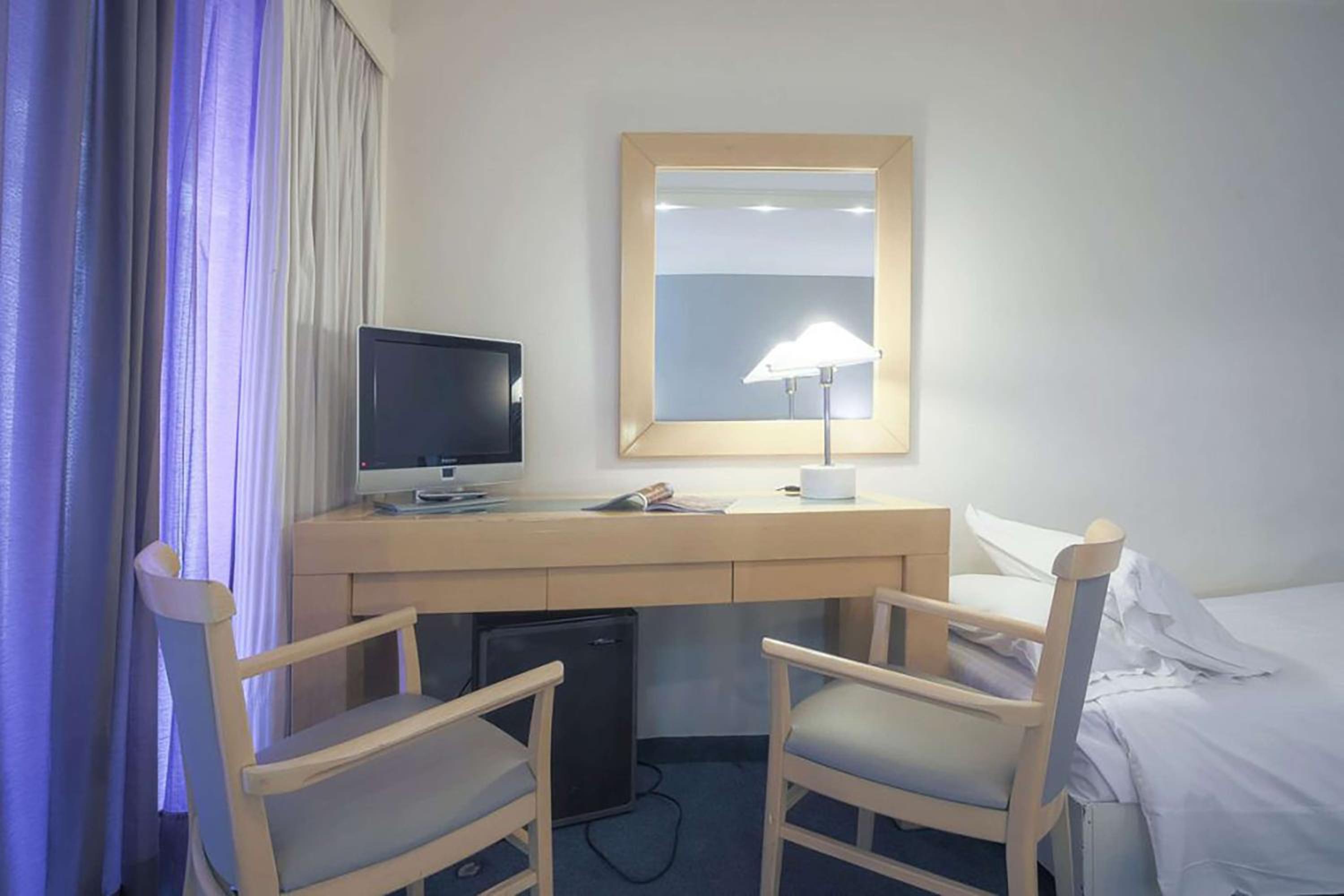 Comfort Queen Room - Non-Smoking