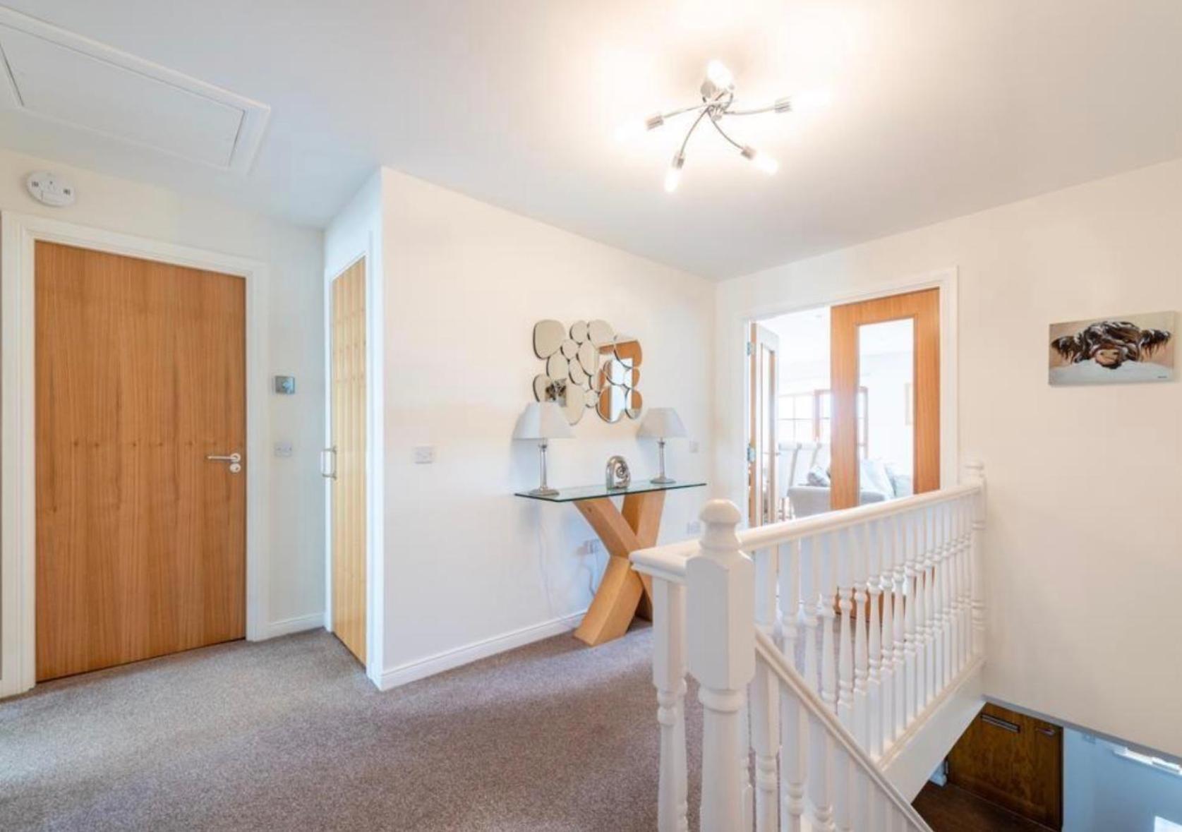 Three-Bedroom House photo 3