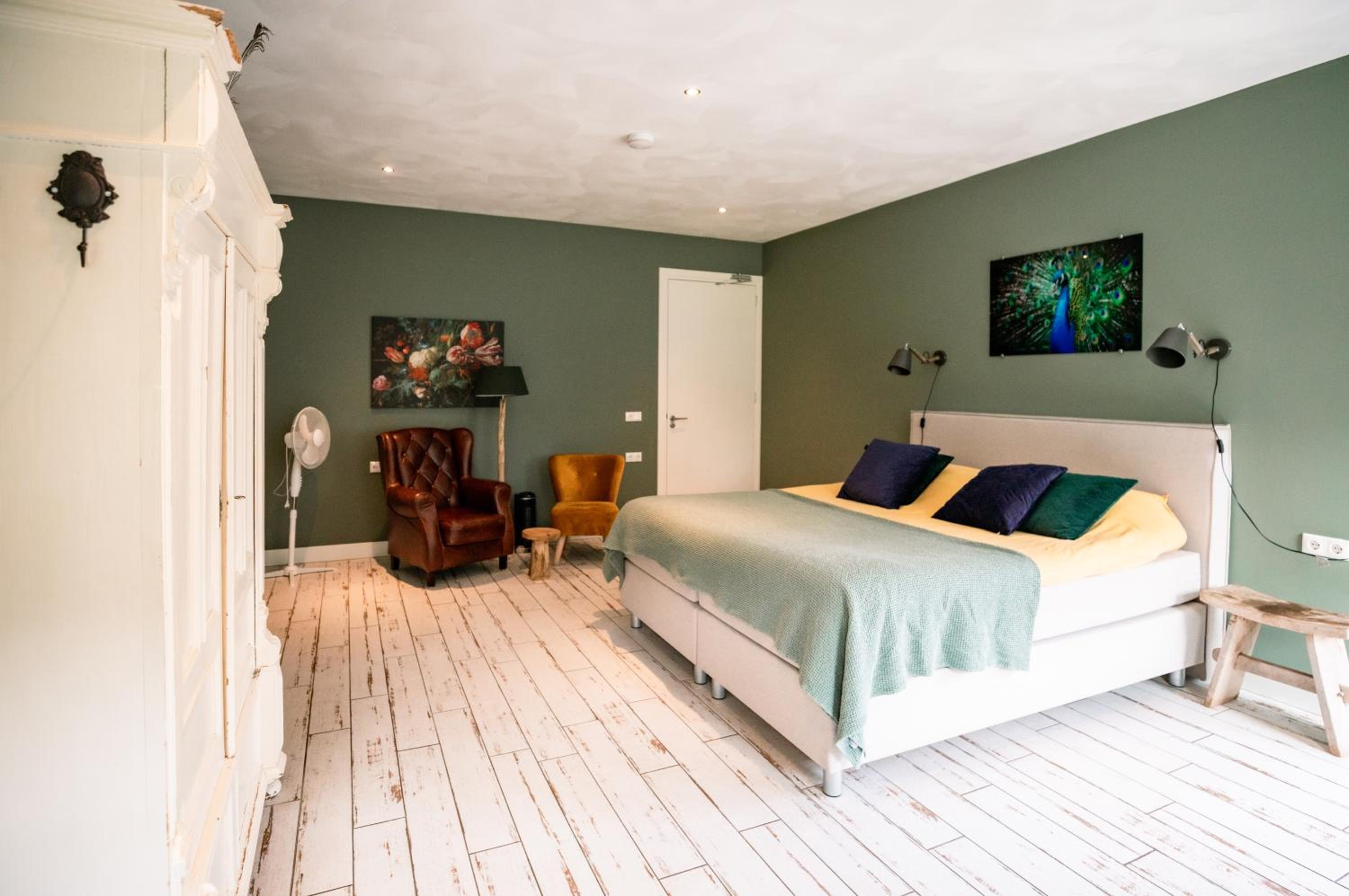 Deluxe Double Room with Bath photo 1