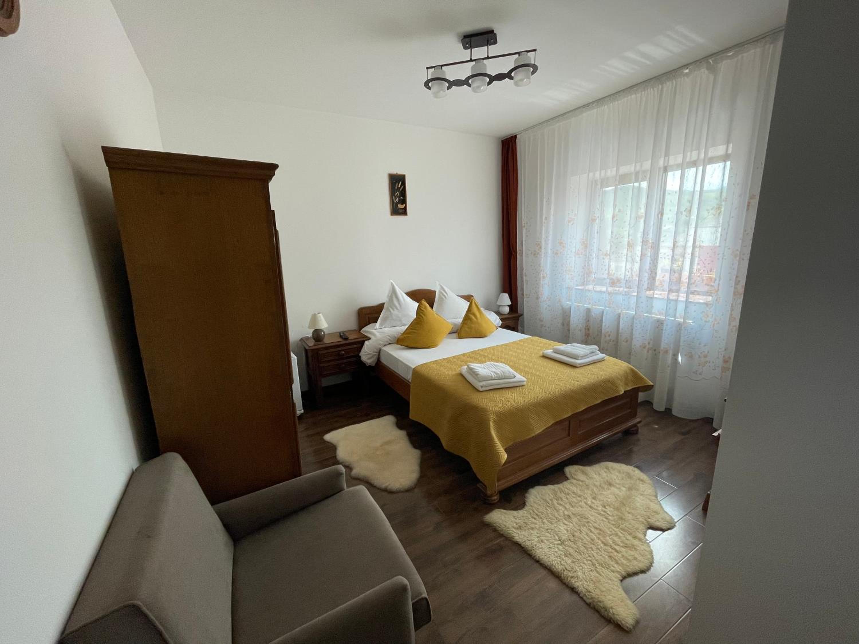 Double Room - Photo 4