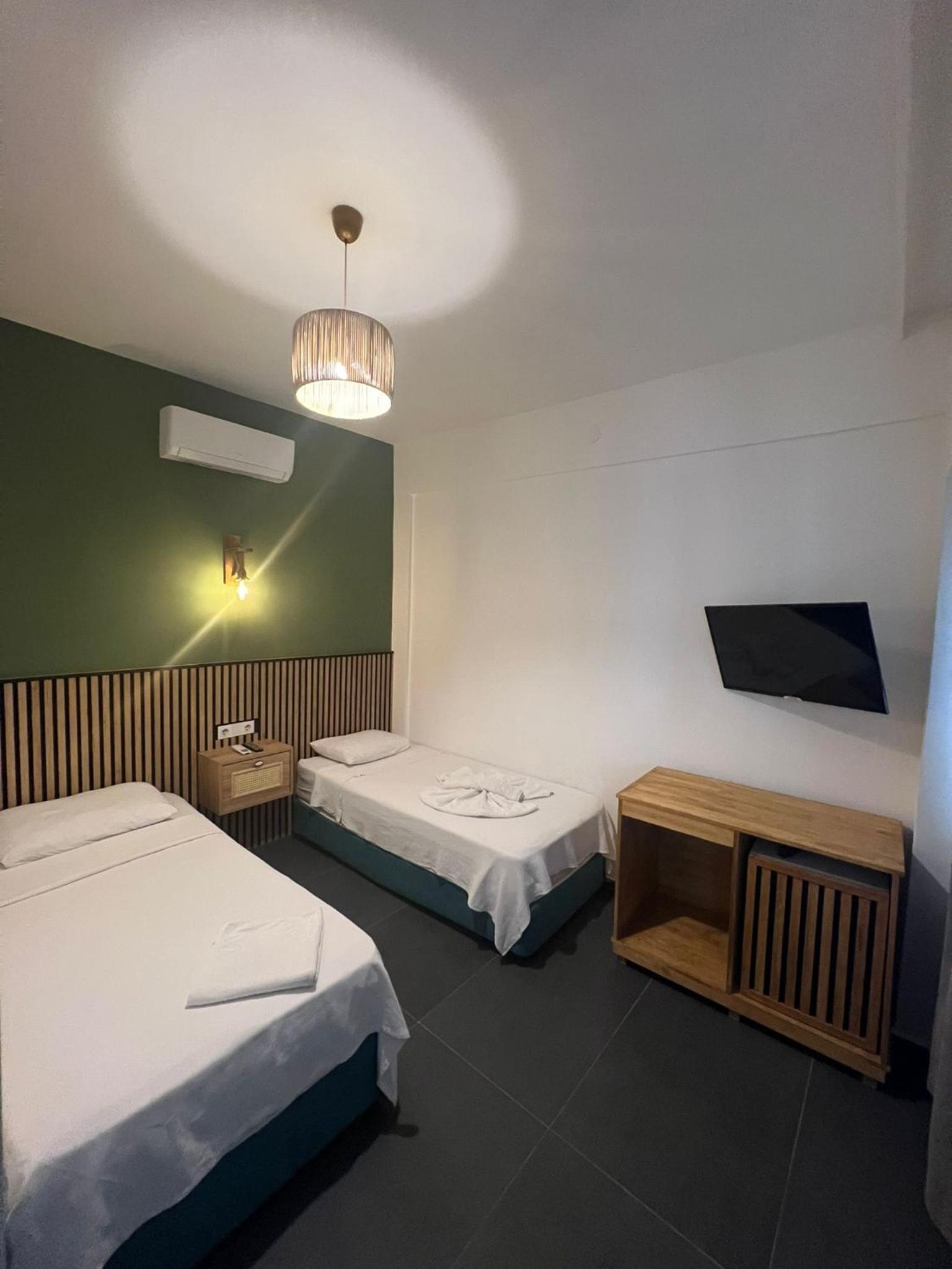 Standard Twin Room - Photo 1