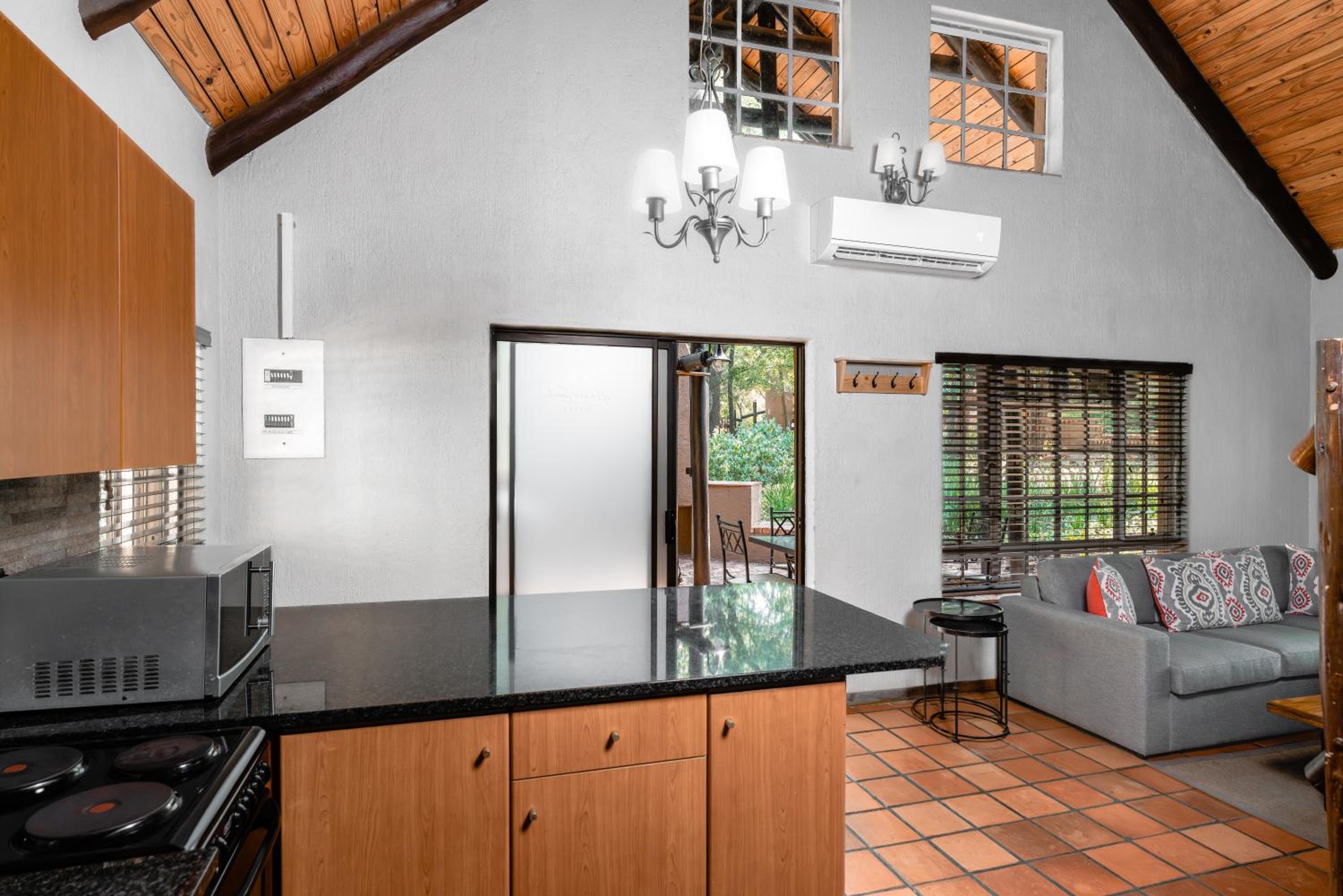 Kruger Self-Catering Chalet - Photo 2