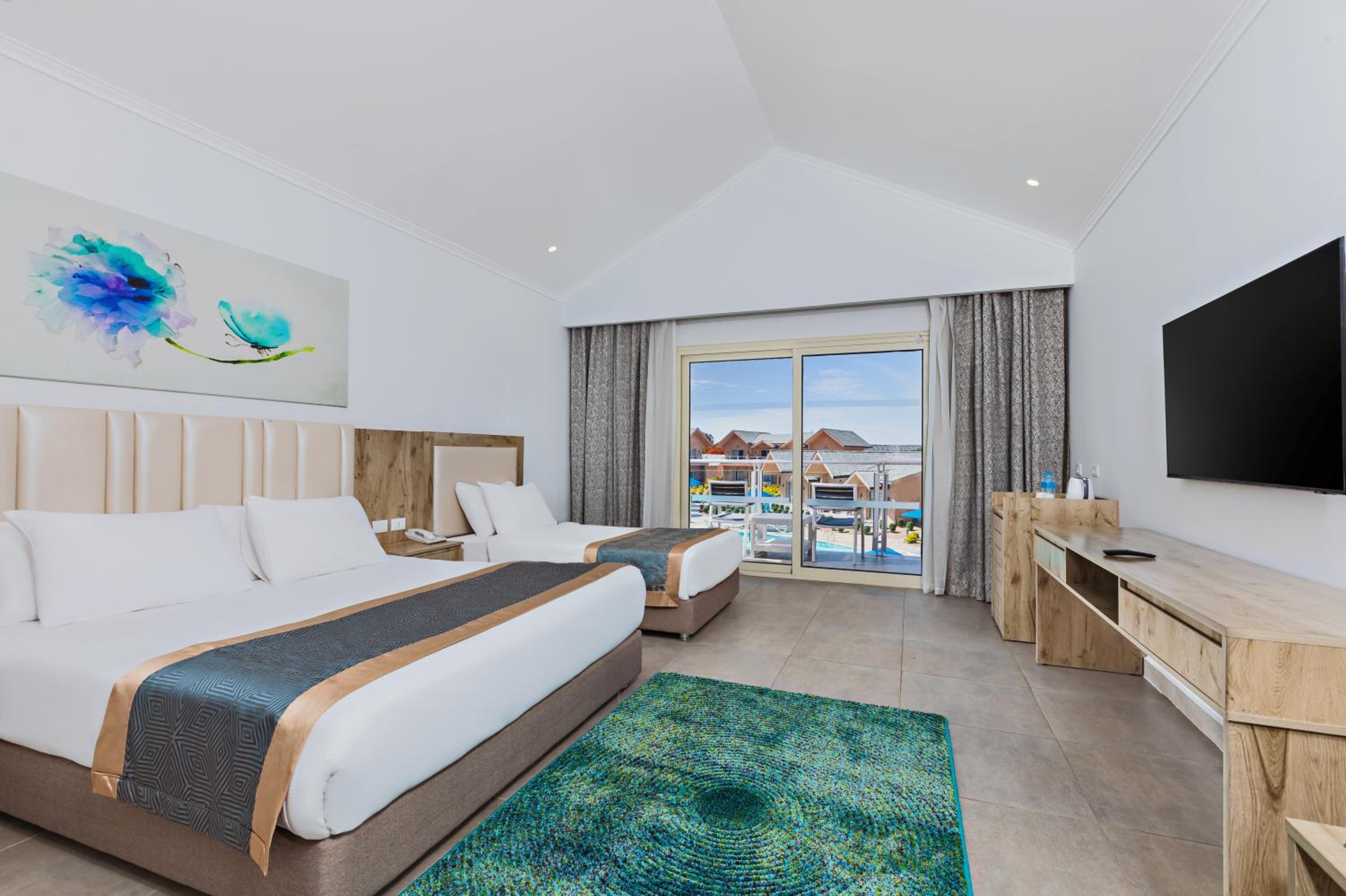 Deluxe Double or Twin Room with Pool View