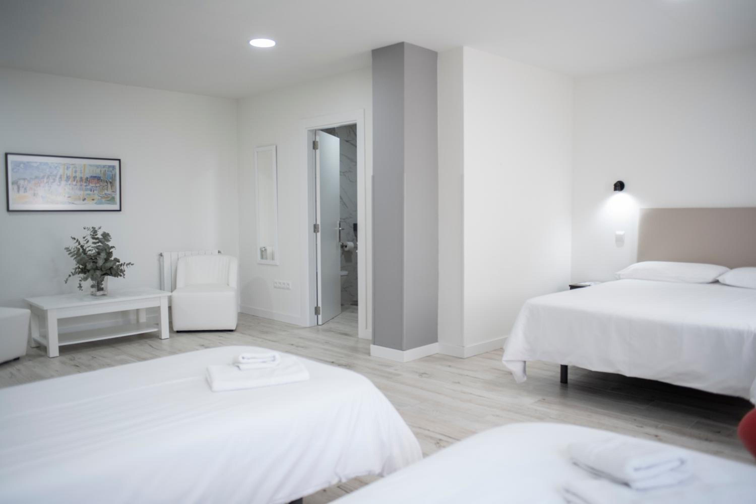 Classic Quadruple Room photo 2
