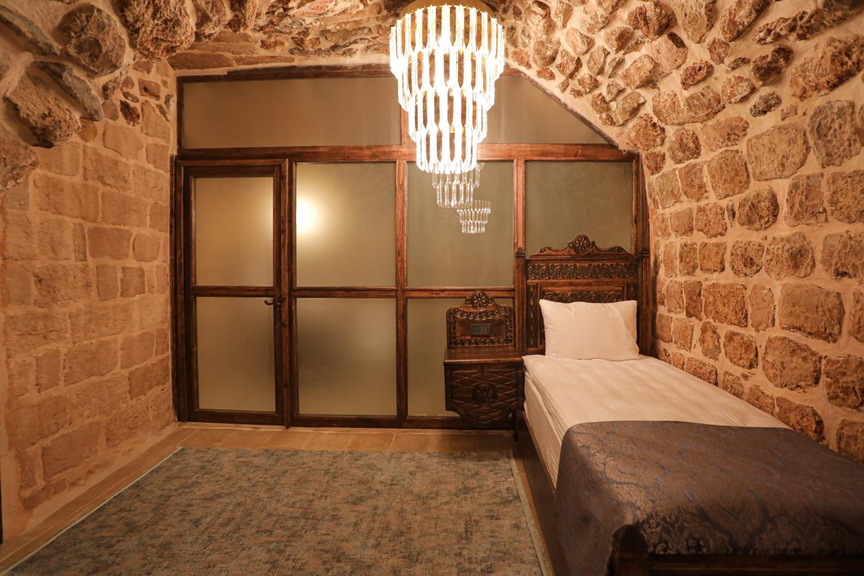 Deluxe Double Room (2 Adults + 1 Child) photo 3