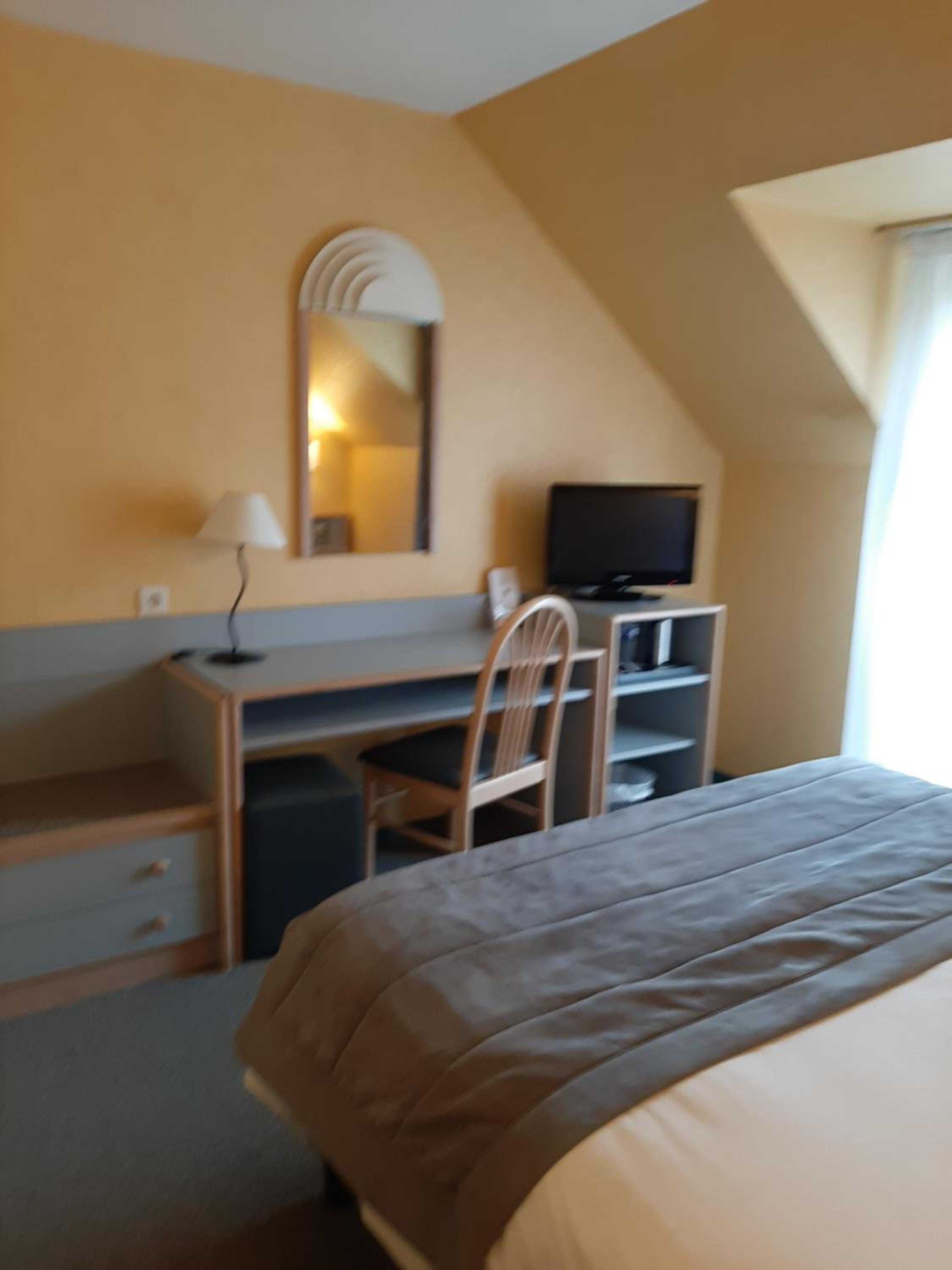 Double Room with Courtyard View - Photo 2