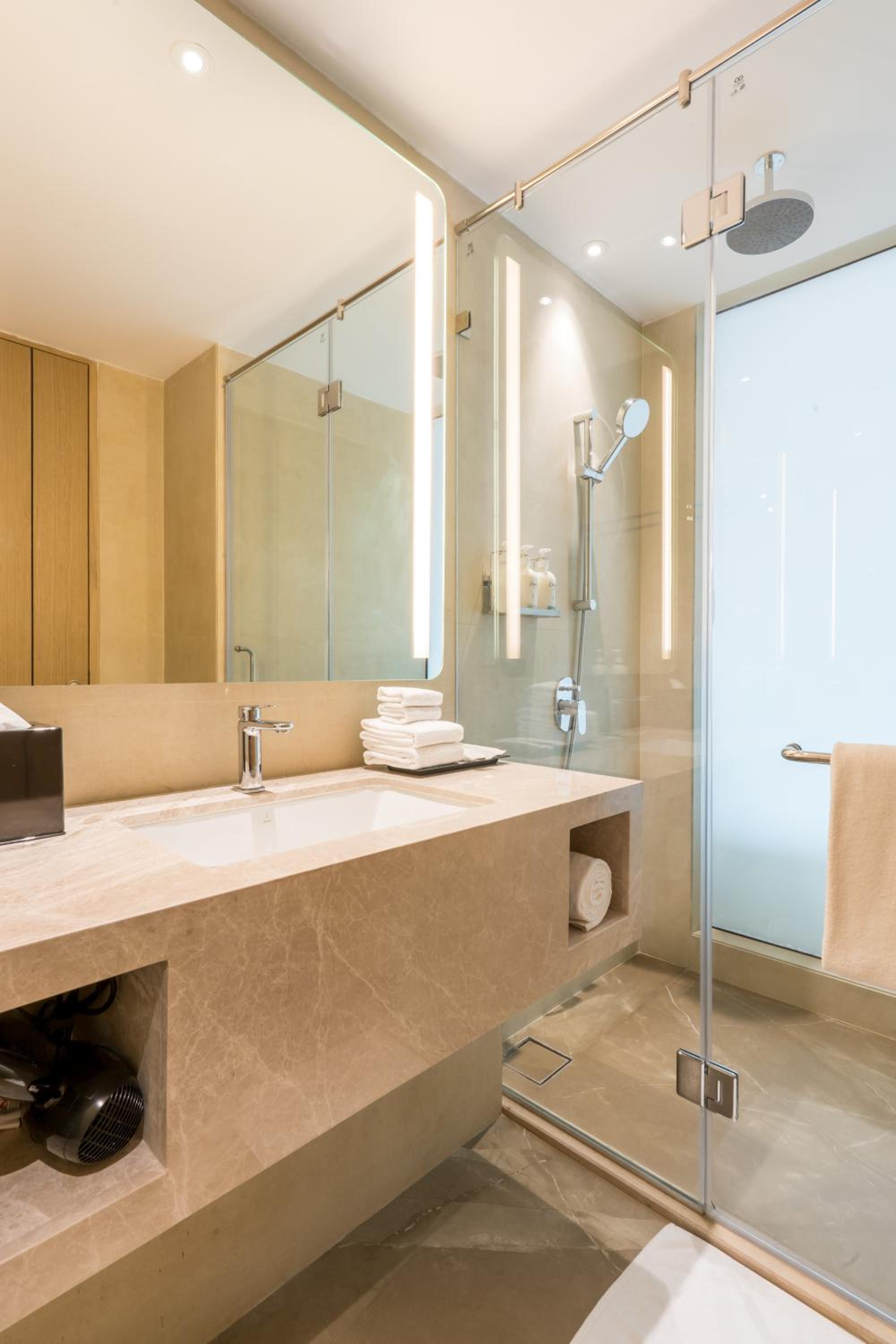 Standard Twin Room - Photo 8