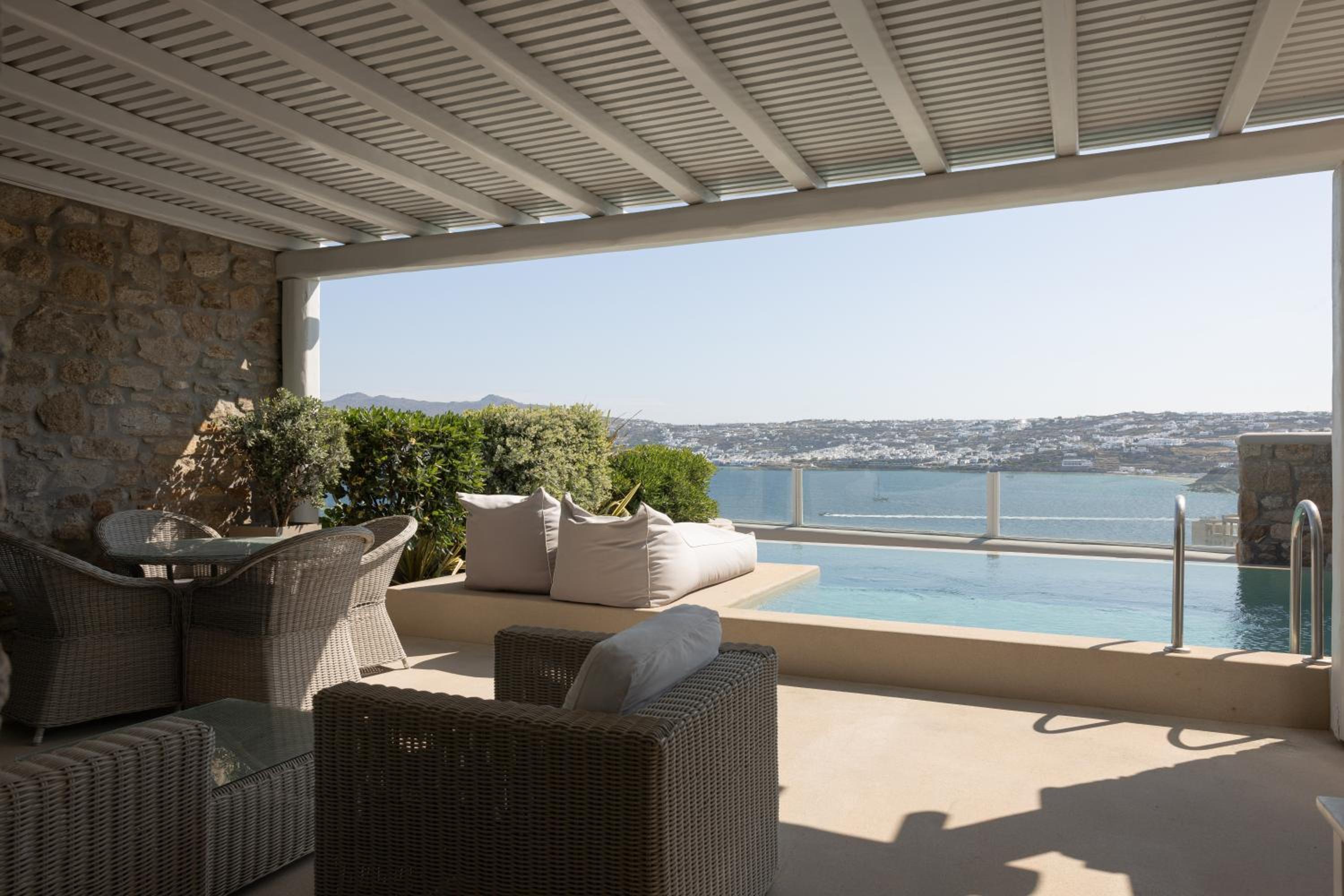 Luxury Apartment with Private Pool