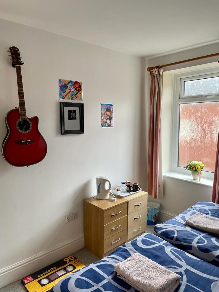 Standard Twin Room - Photo 2