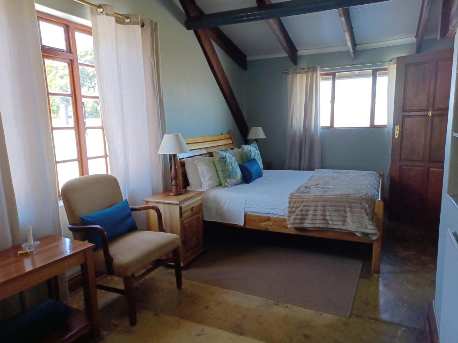 Upstairs Standard Queen with a mountain view - Photo 3
