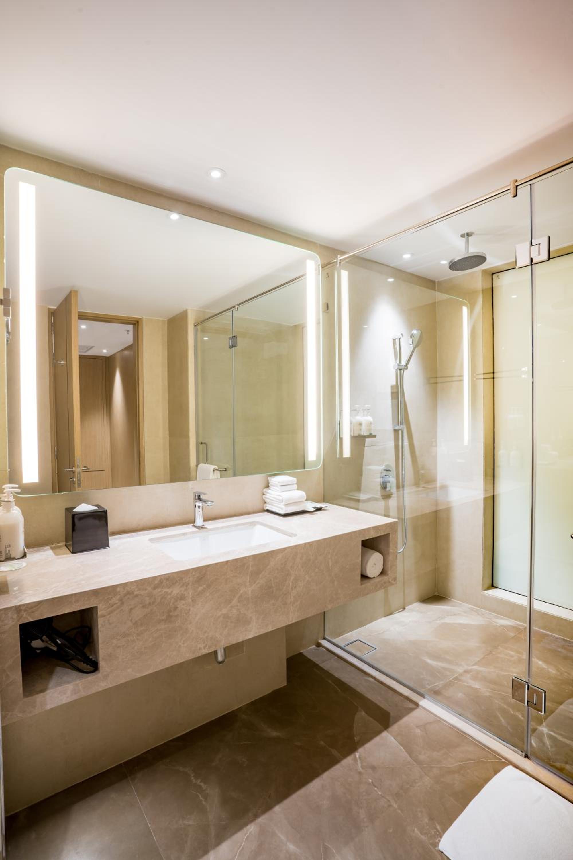 King Suite - Photo 10