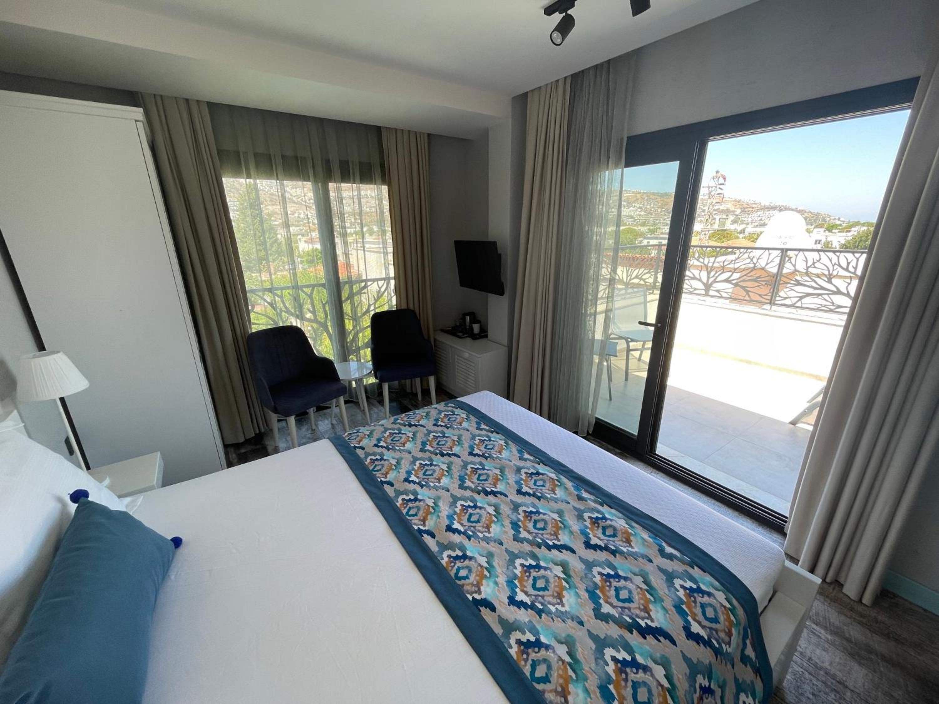 Double Room with Pool View