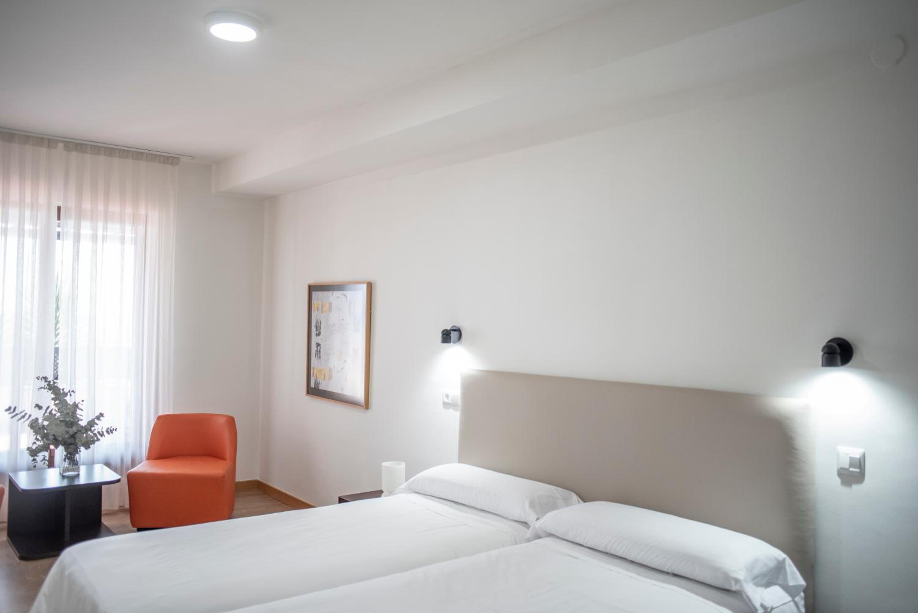 Double or Twin Room with Balcony photo 2