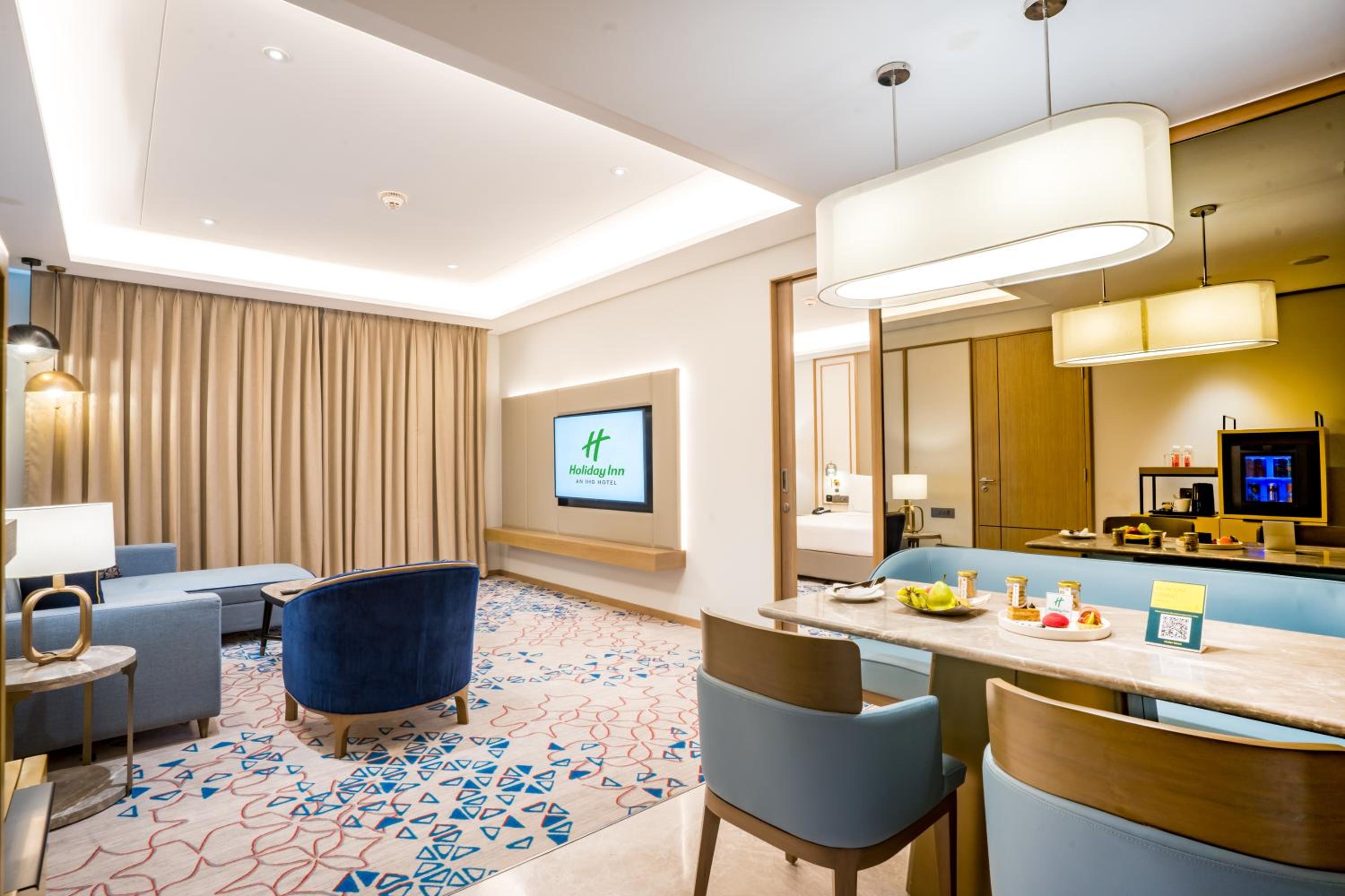 One-Bedroom Suite - Photo 10
