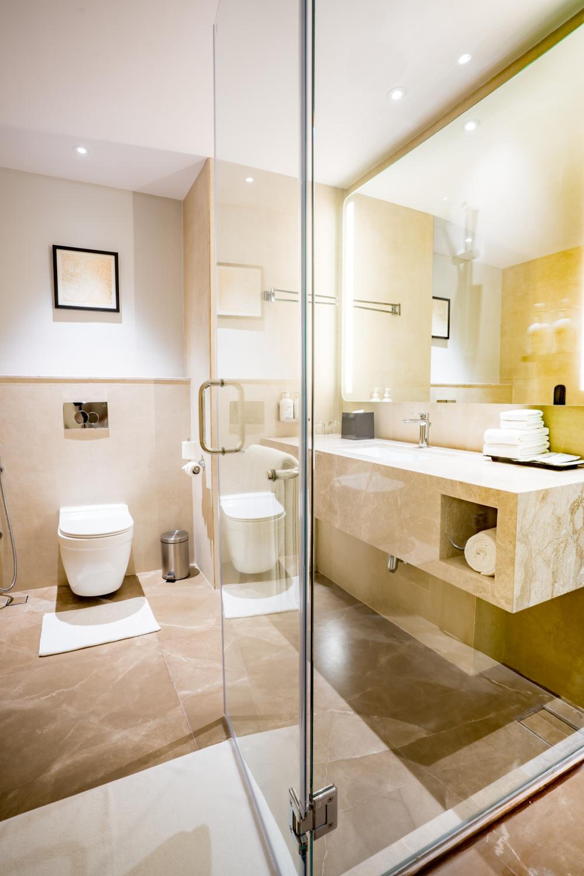 King Suite - Photo 6