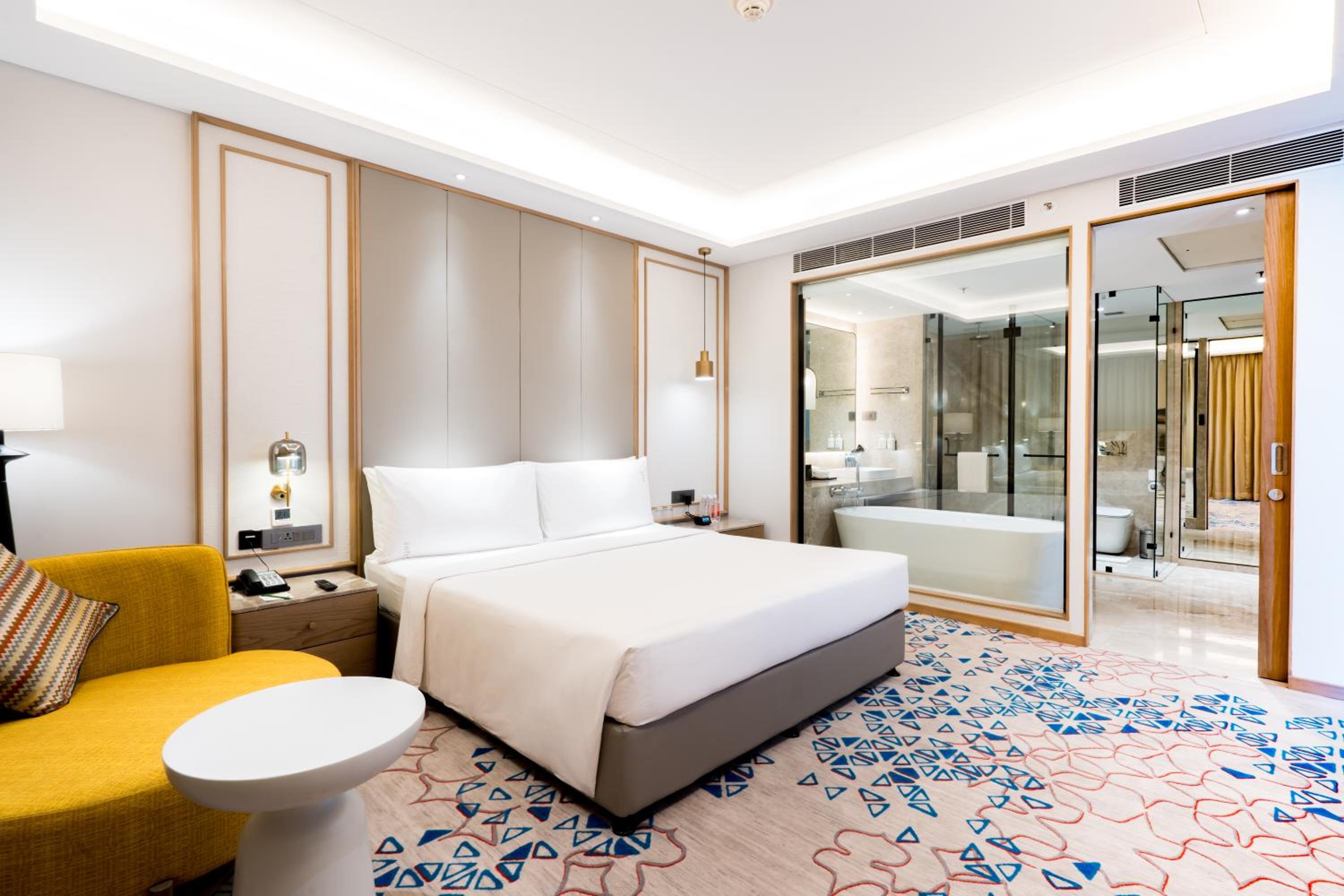 One-Bedroom Suite with Balcony - Photo 10