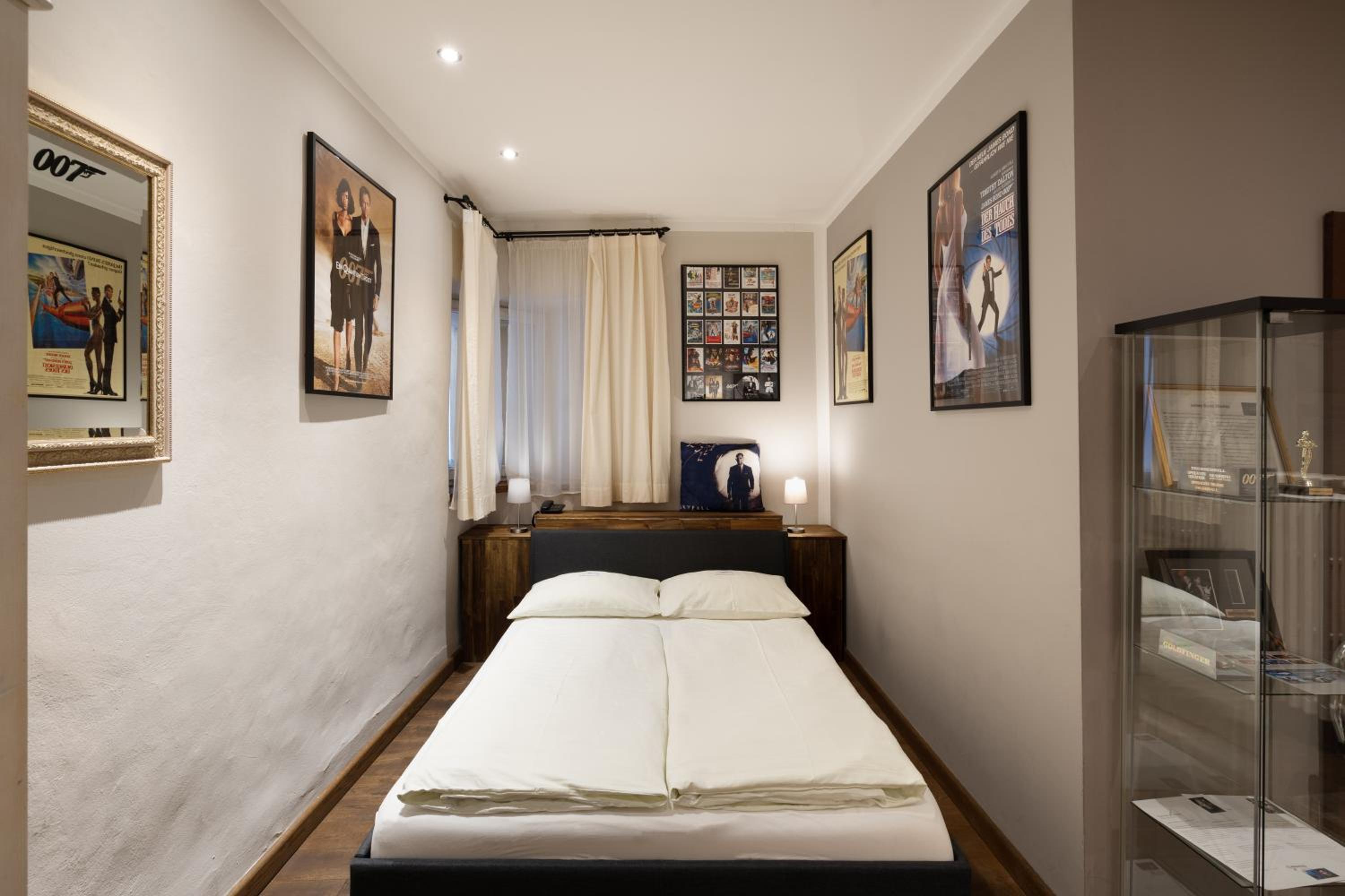 Small "Budget" Double Room thumbnail 5