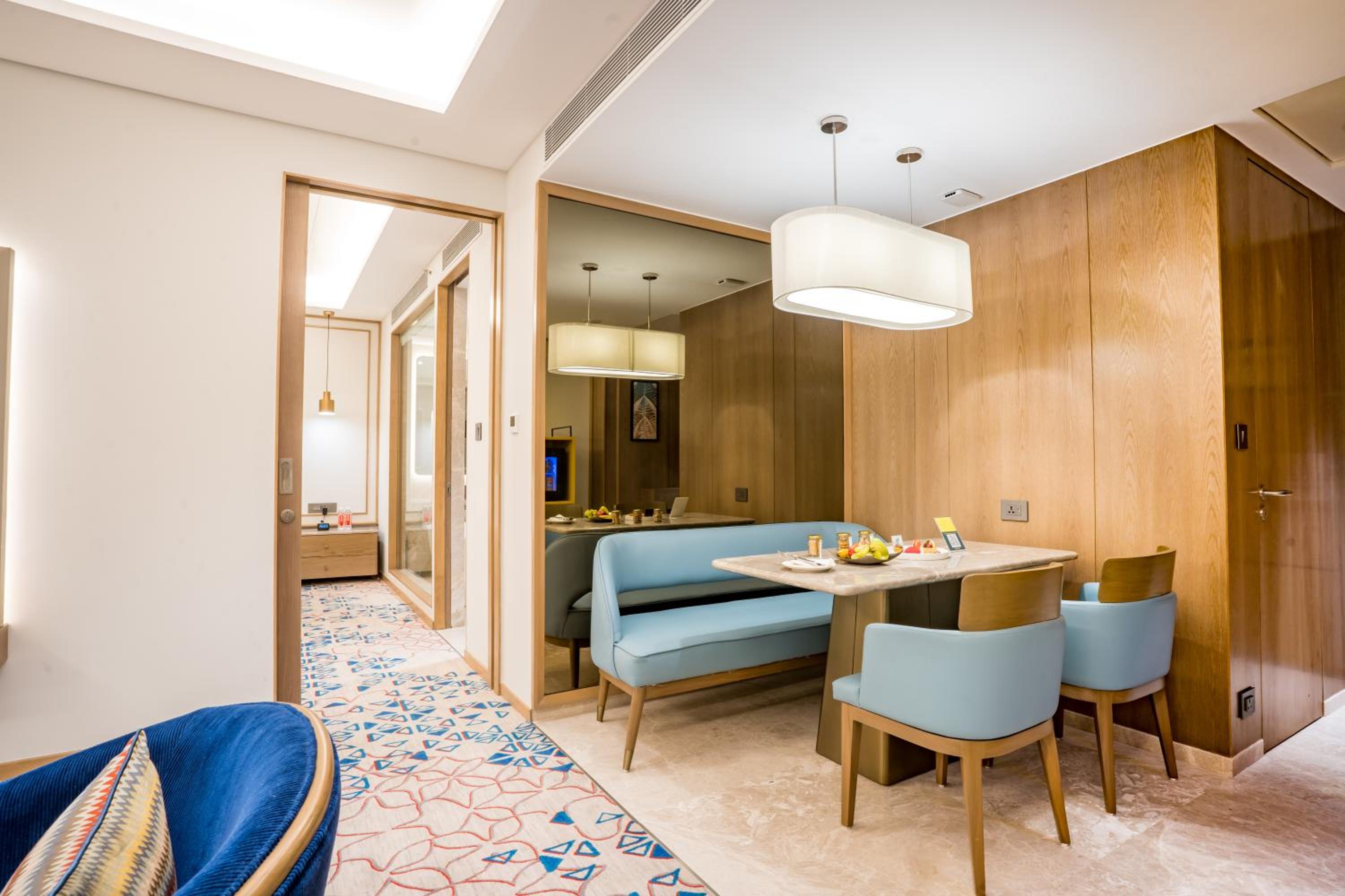 One-Bedroom Suite - Photo 6