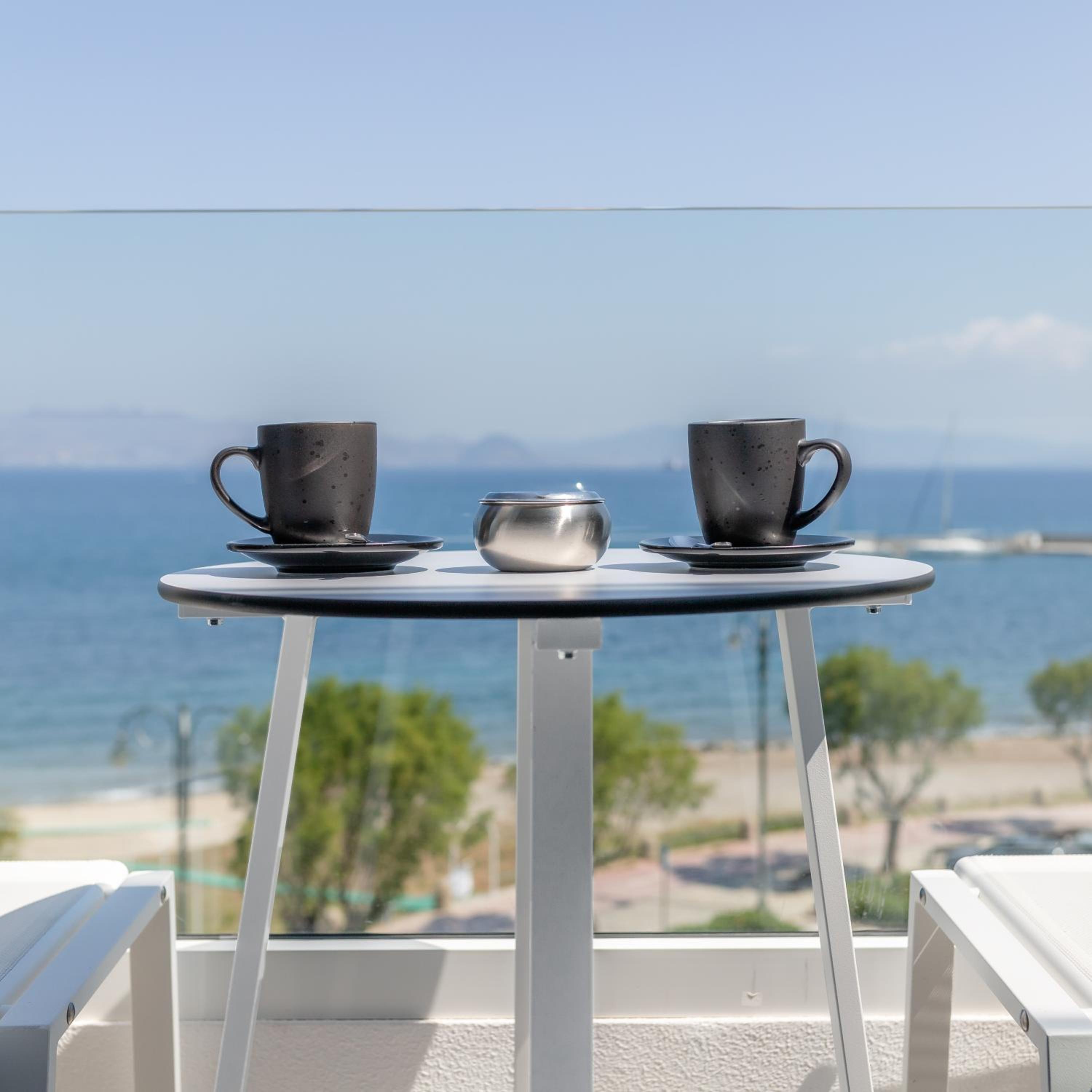 Double Room with Balcony and Sea View photo 3