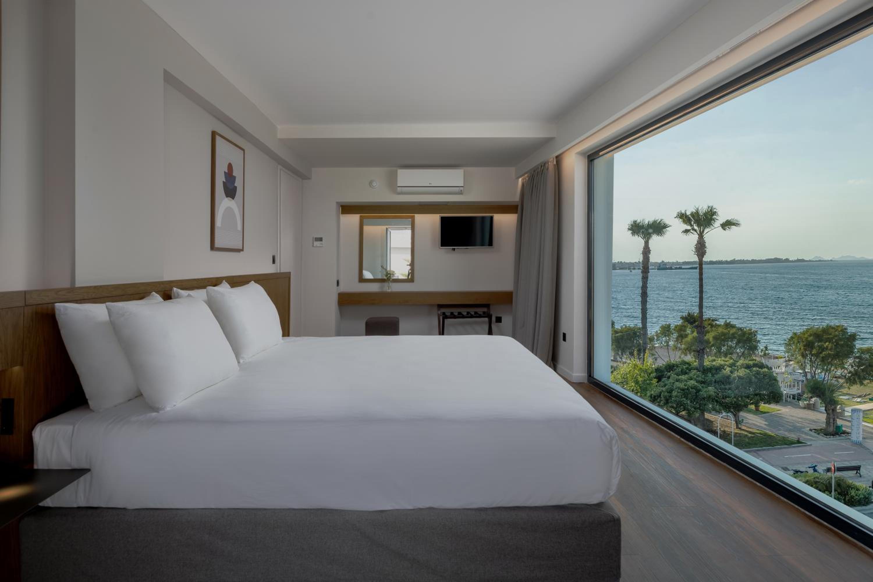 Superior Suite with Sea View photo 3