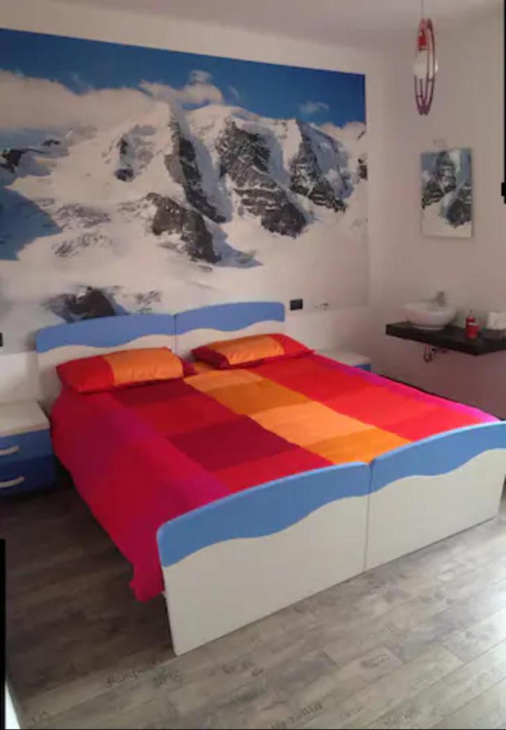 Double or Twin Room with Shared Bathroom photo 1