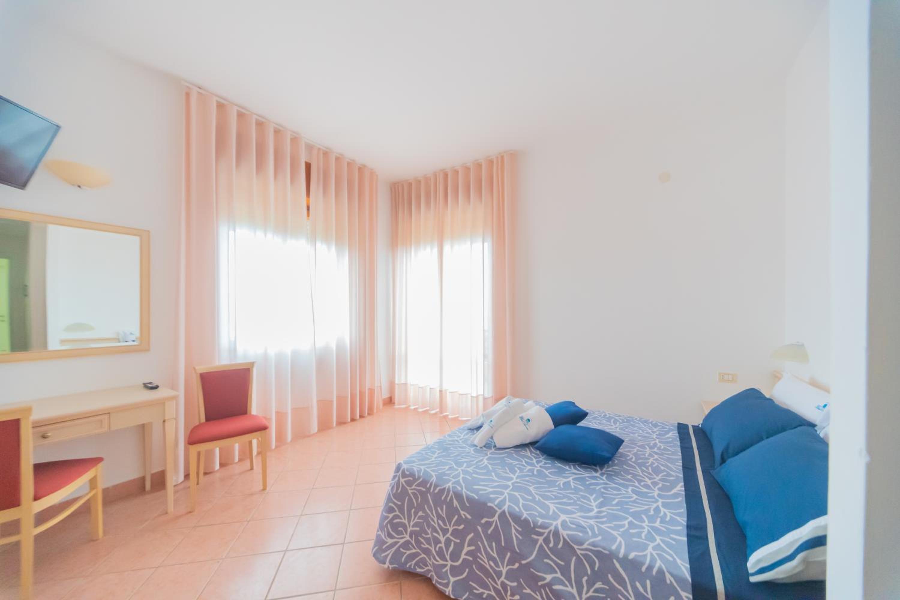 Deluxe Double Room with Sea View