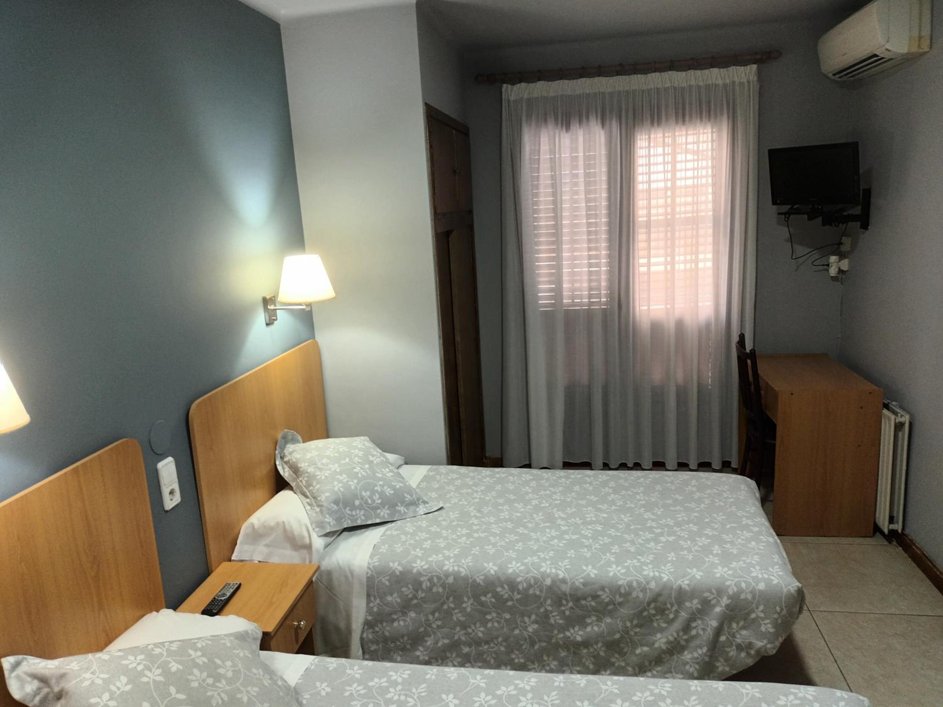 Double or Twin Room photo 2