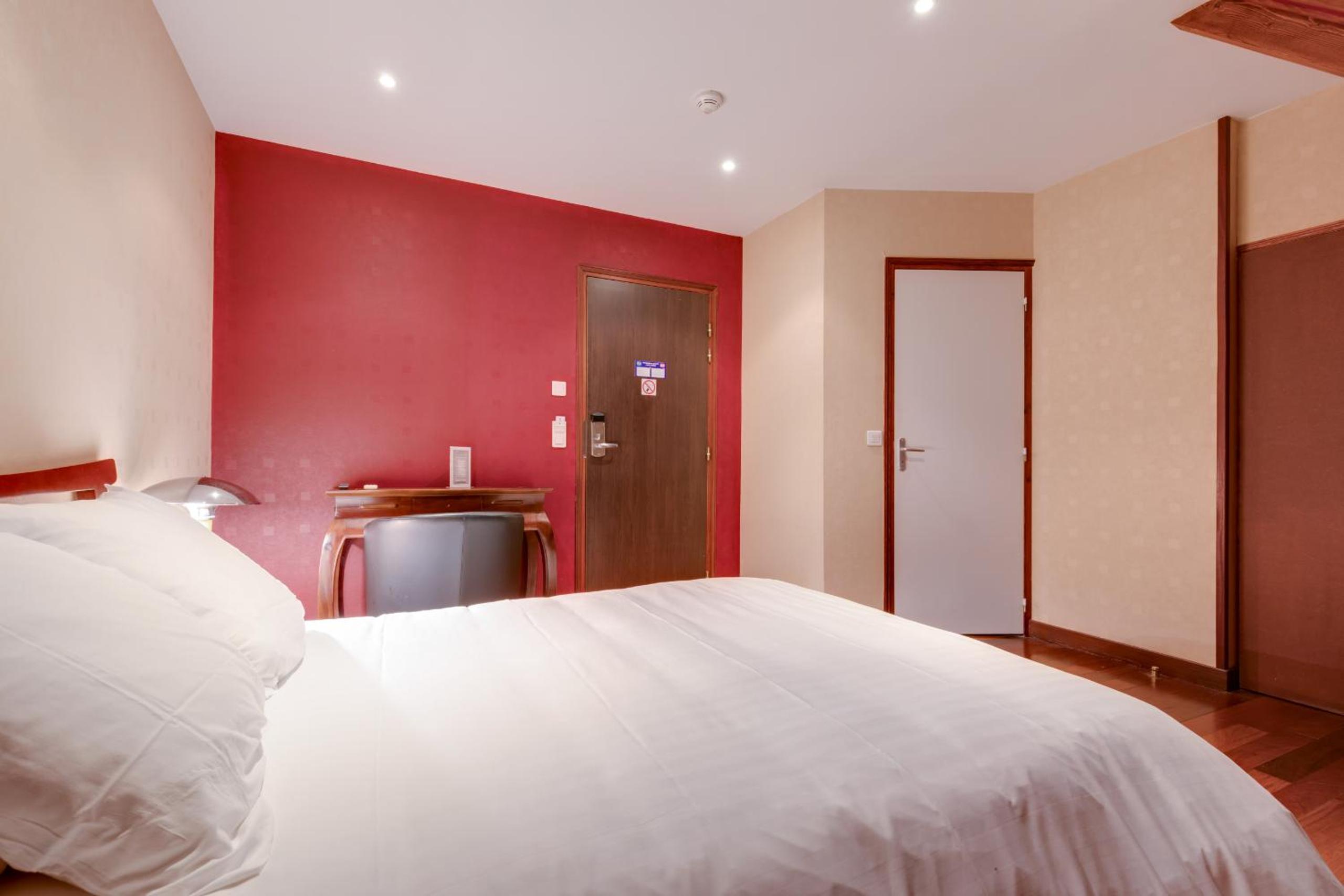 Double Room with Private Bathroom photo 1