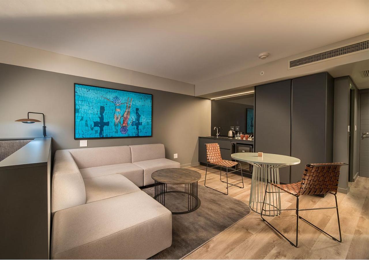 Executive Studio