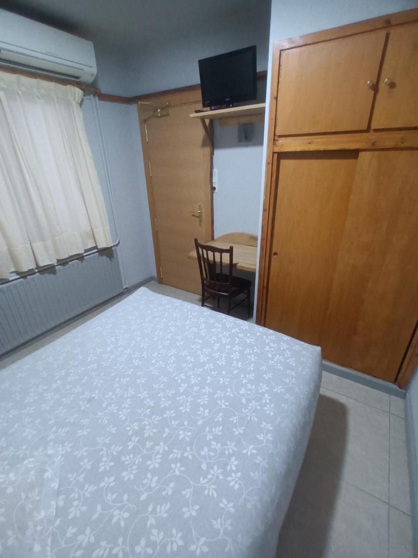 Double or Twin Room photo 3