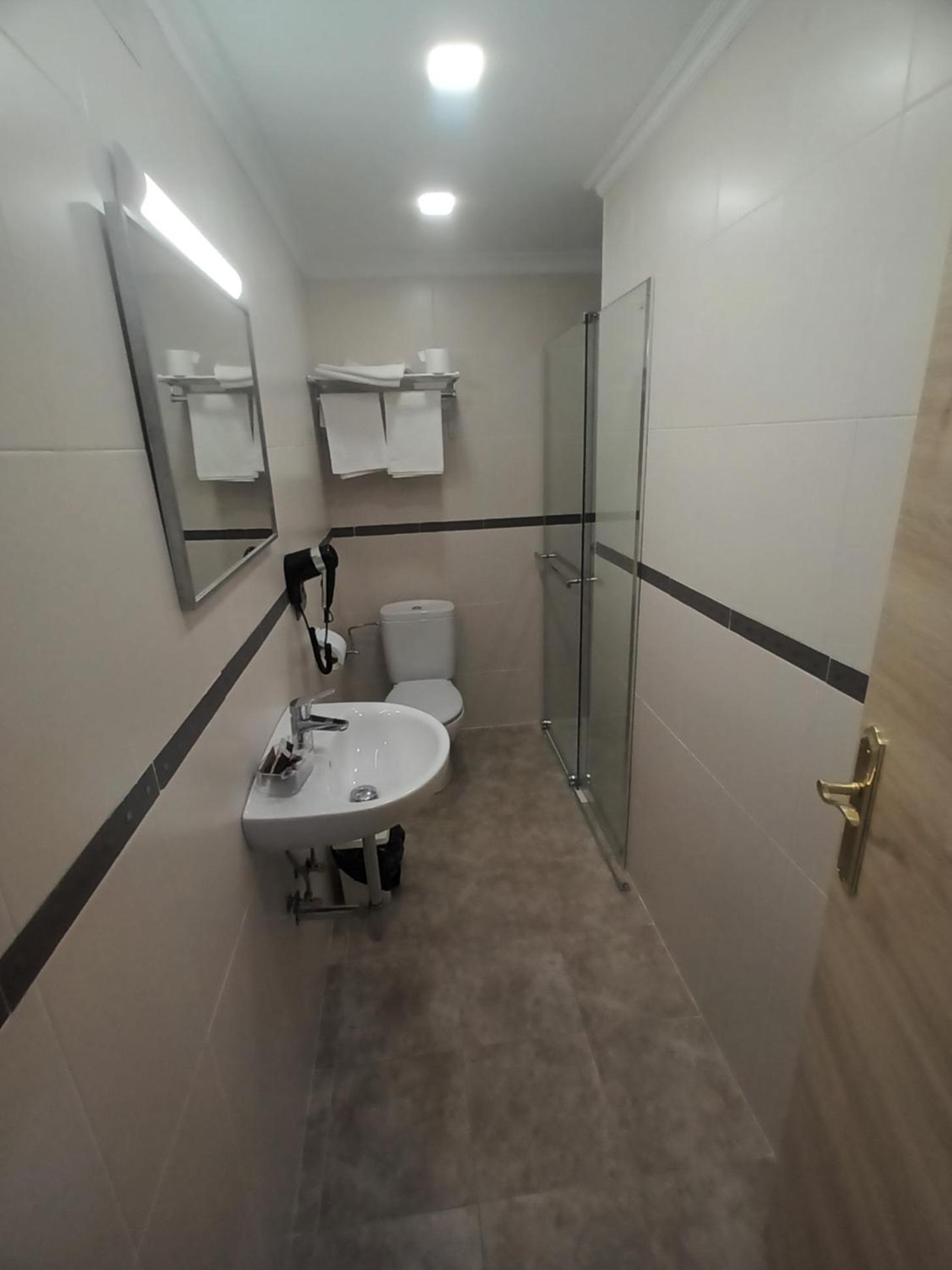 Double or Twin Room photo 2