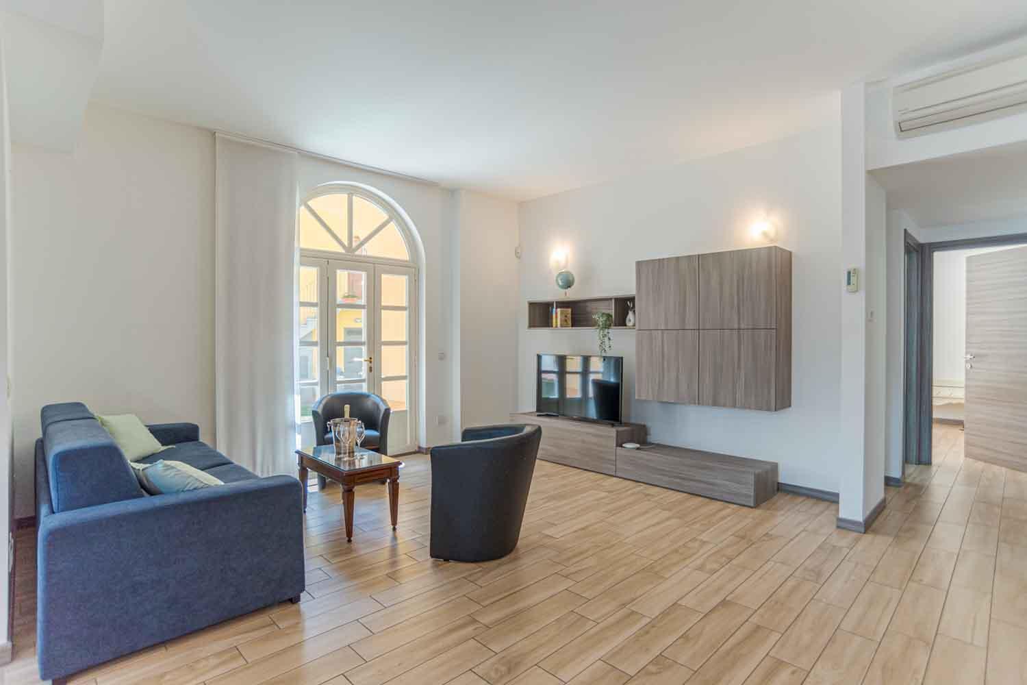Apartment with Garden View