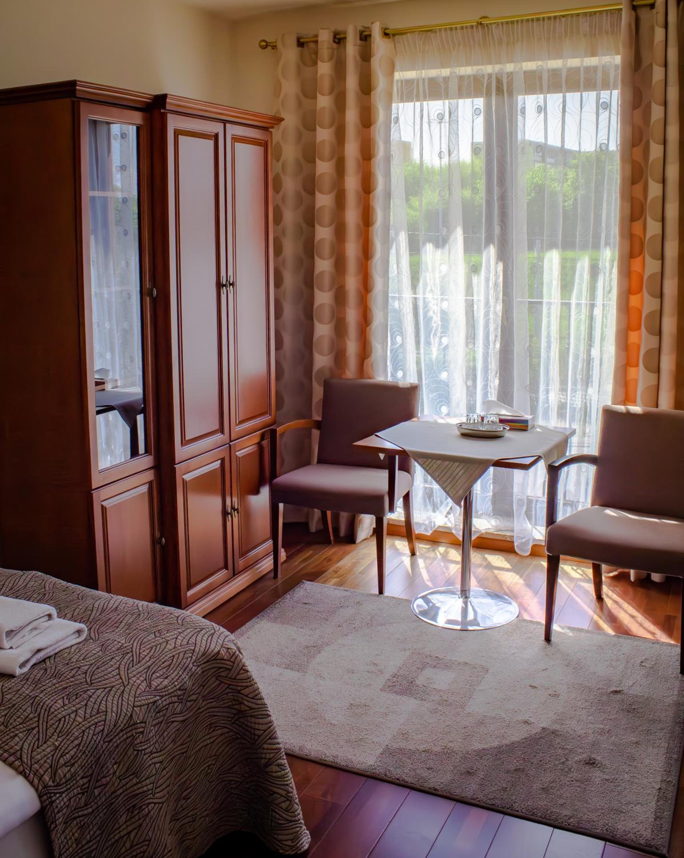 Double or Twin Room - Photo 3
